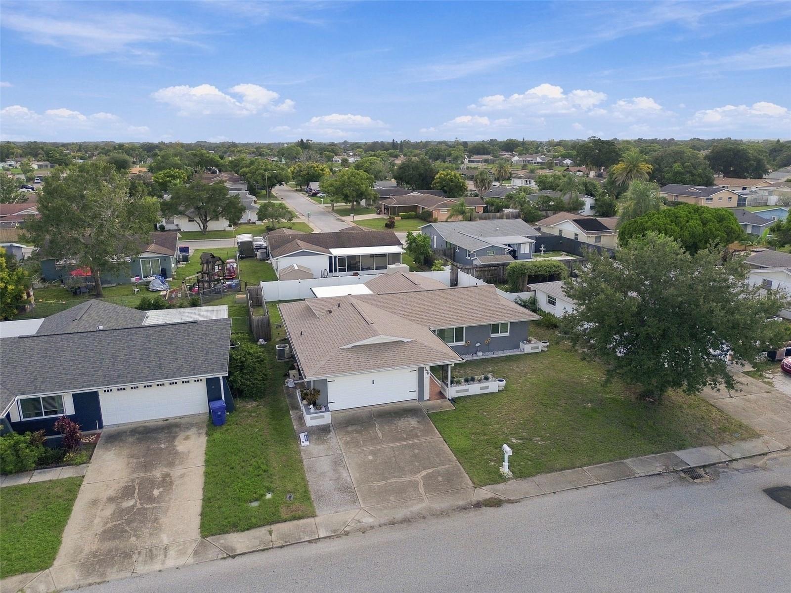 9520 GLEN MOOR LN — photo 49