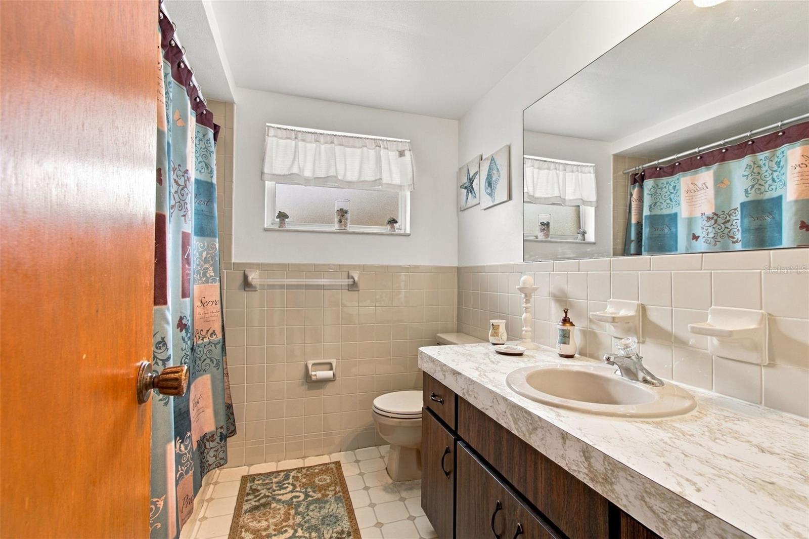 9520 GLEN MOOR LN — photo 37