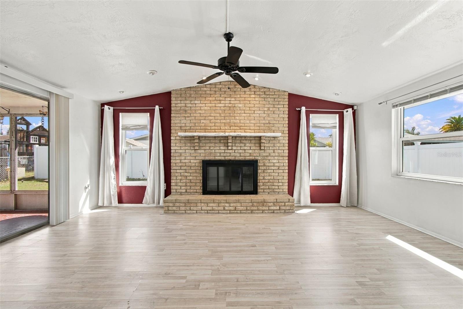 9520 GLEN MOOR LN — photo 22