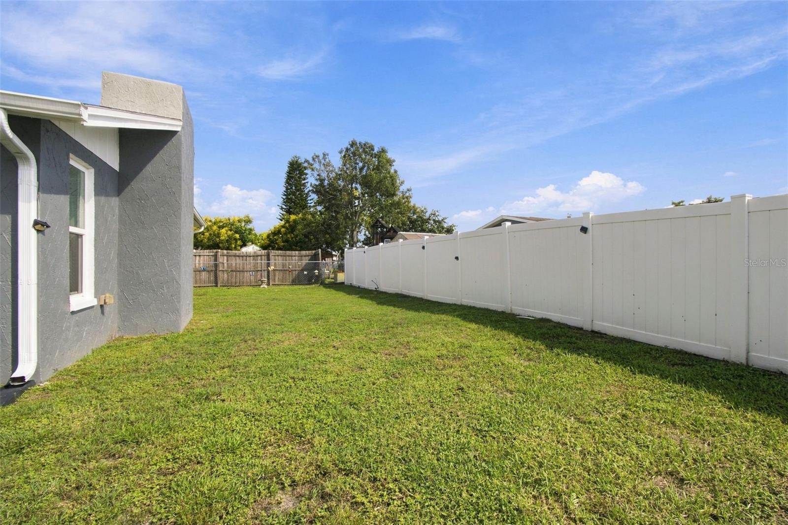 9520 GLEN MOOR LN — photo 46