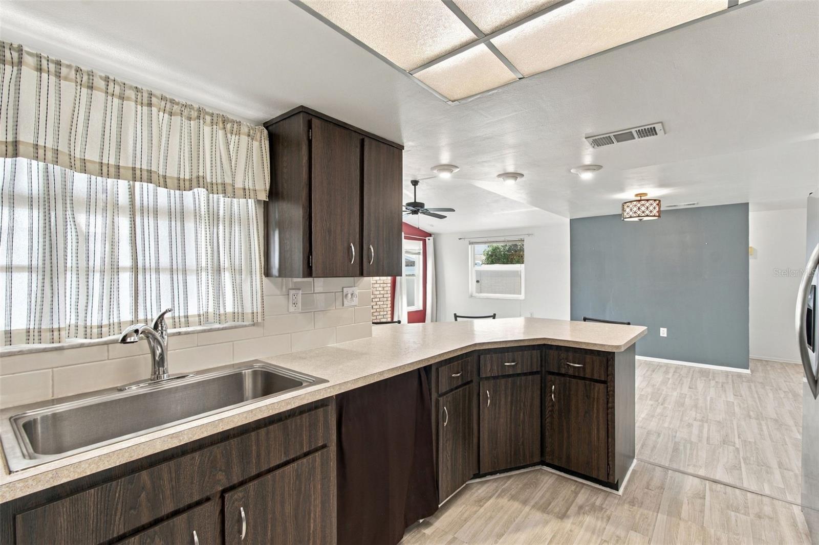 9520 GLEN MOOR LN — photo 18