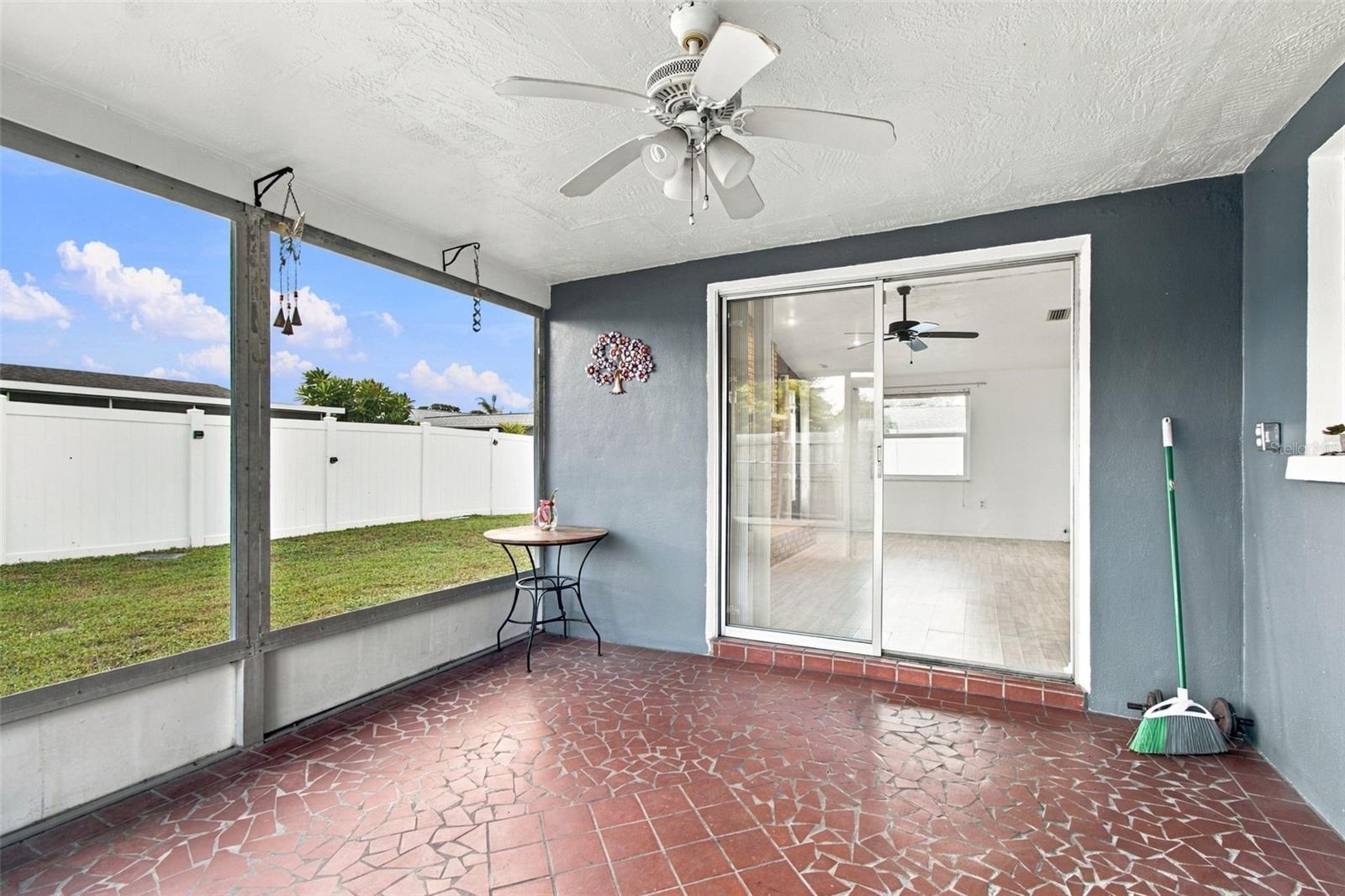 9520 GLEN MOOR LN — photo 39