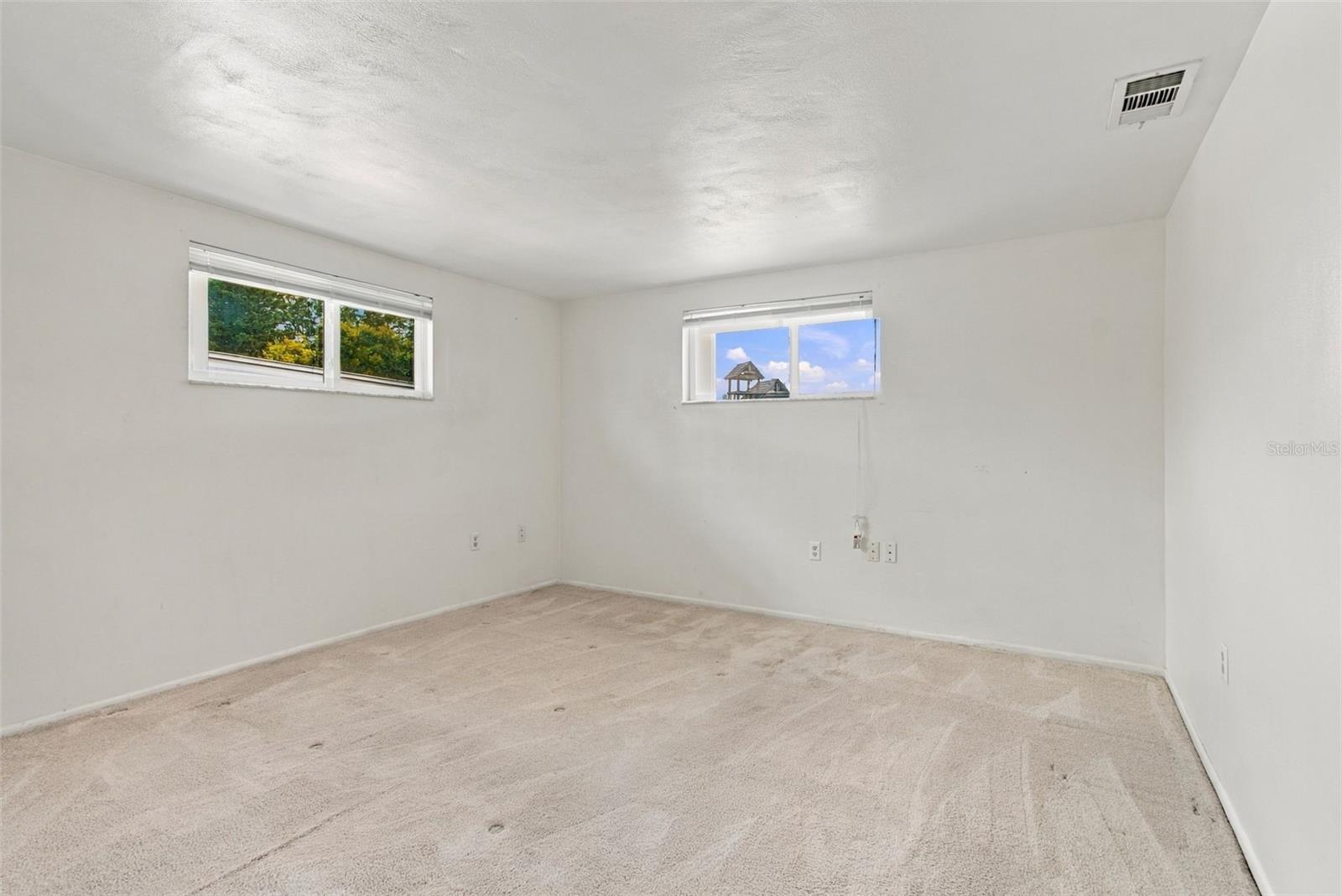 9520 GLEN MOOR LN — photo 27