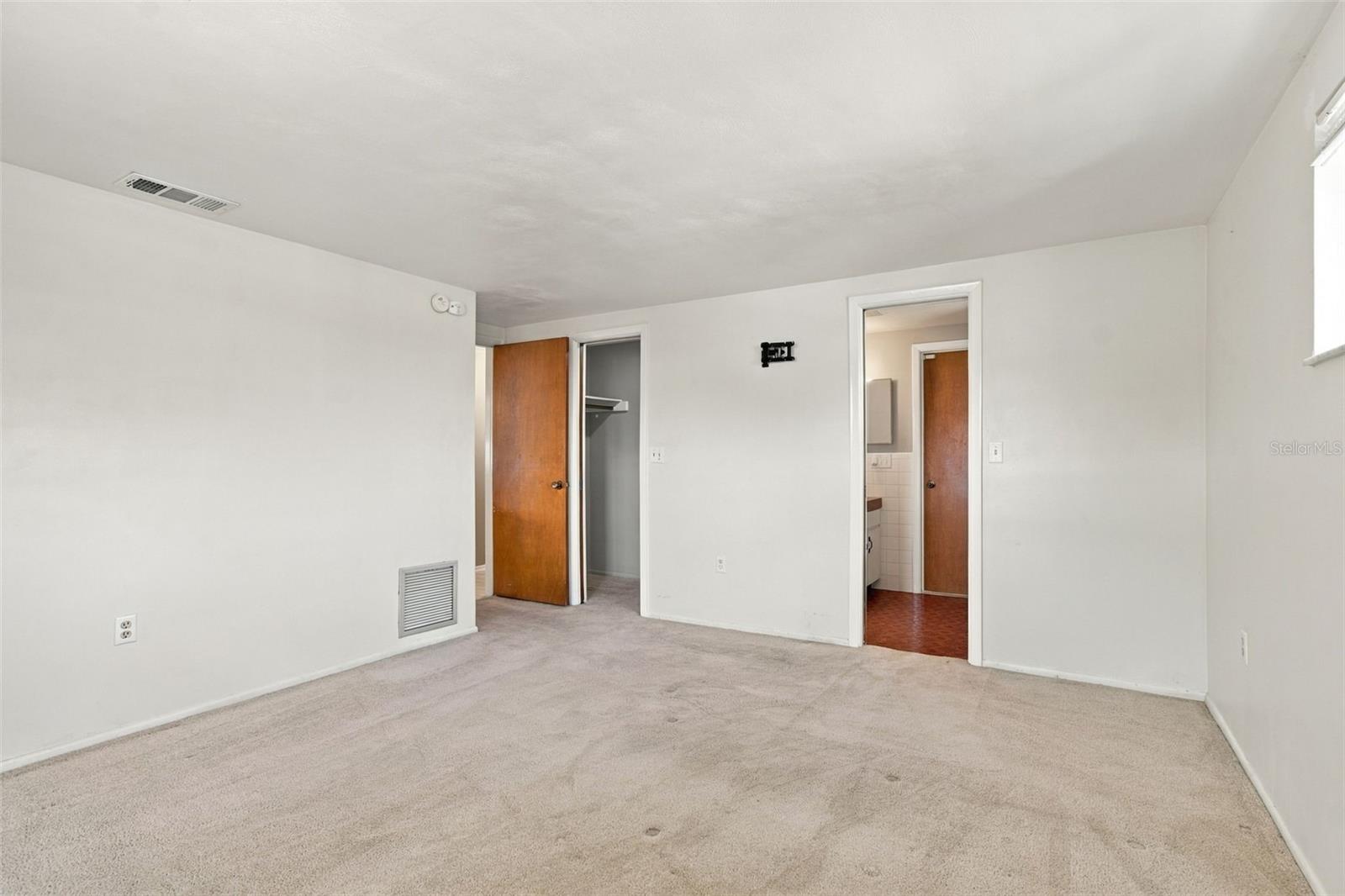 9520 GLEN MOOR LN — photo 28