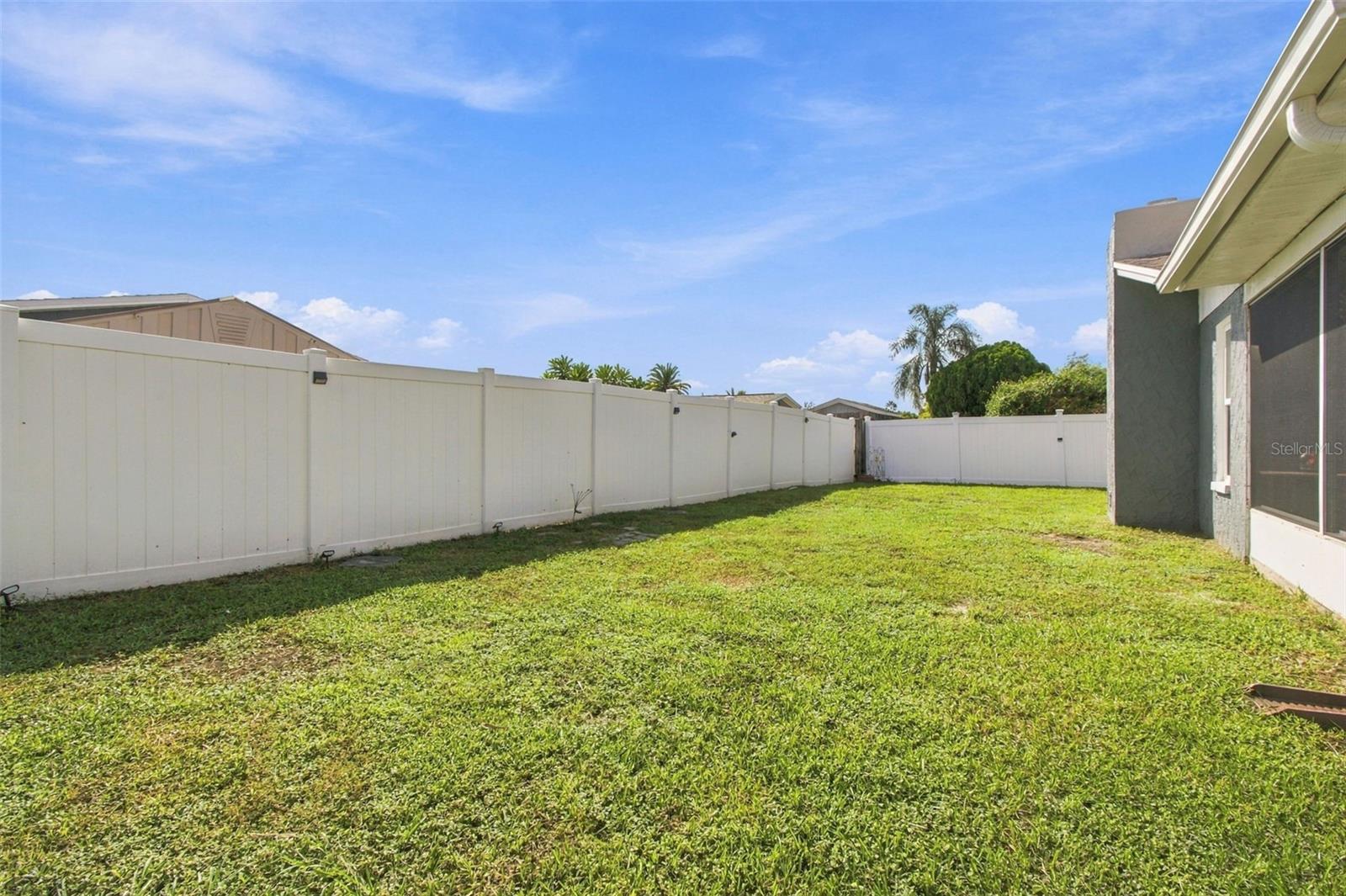 9520 GLEN MOOR LN — photo 44