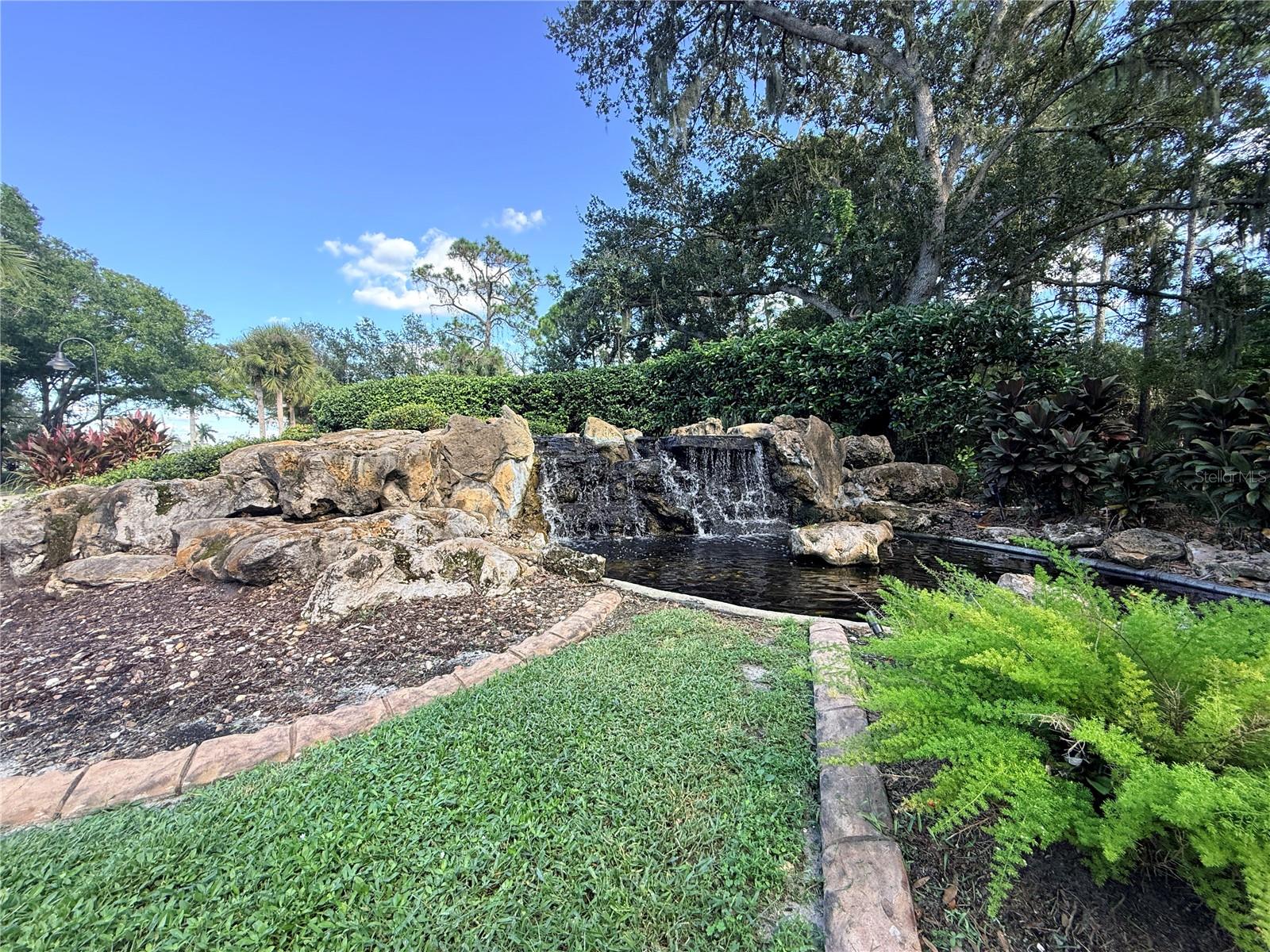 5829 CARRIAGE DR — photo 34