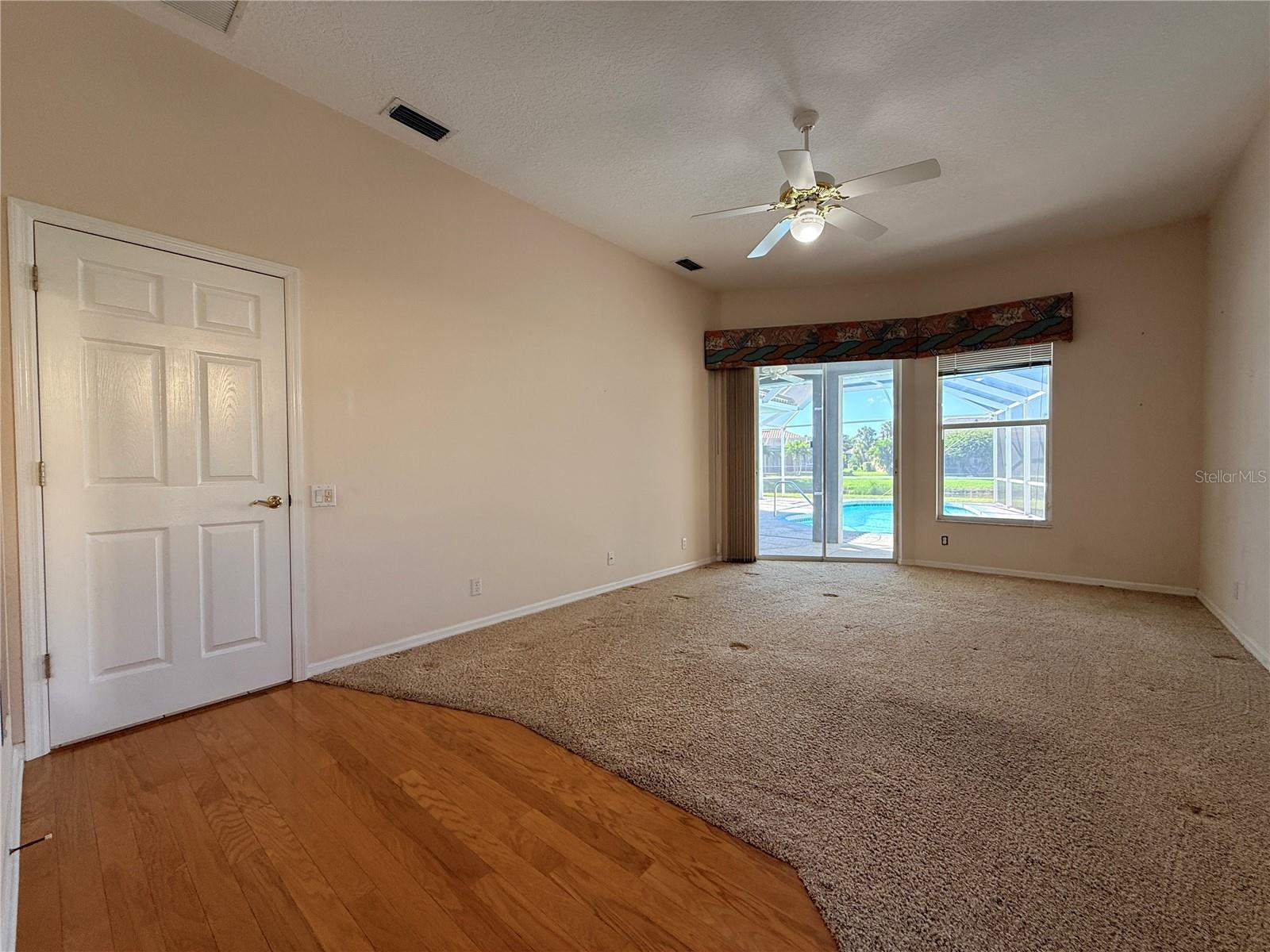 5829 CARRIAGE DR — photo 17
