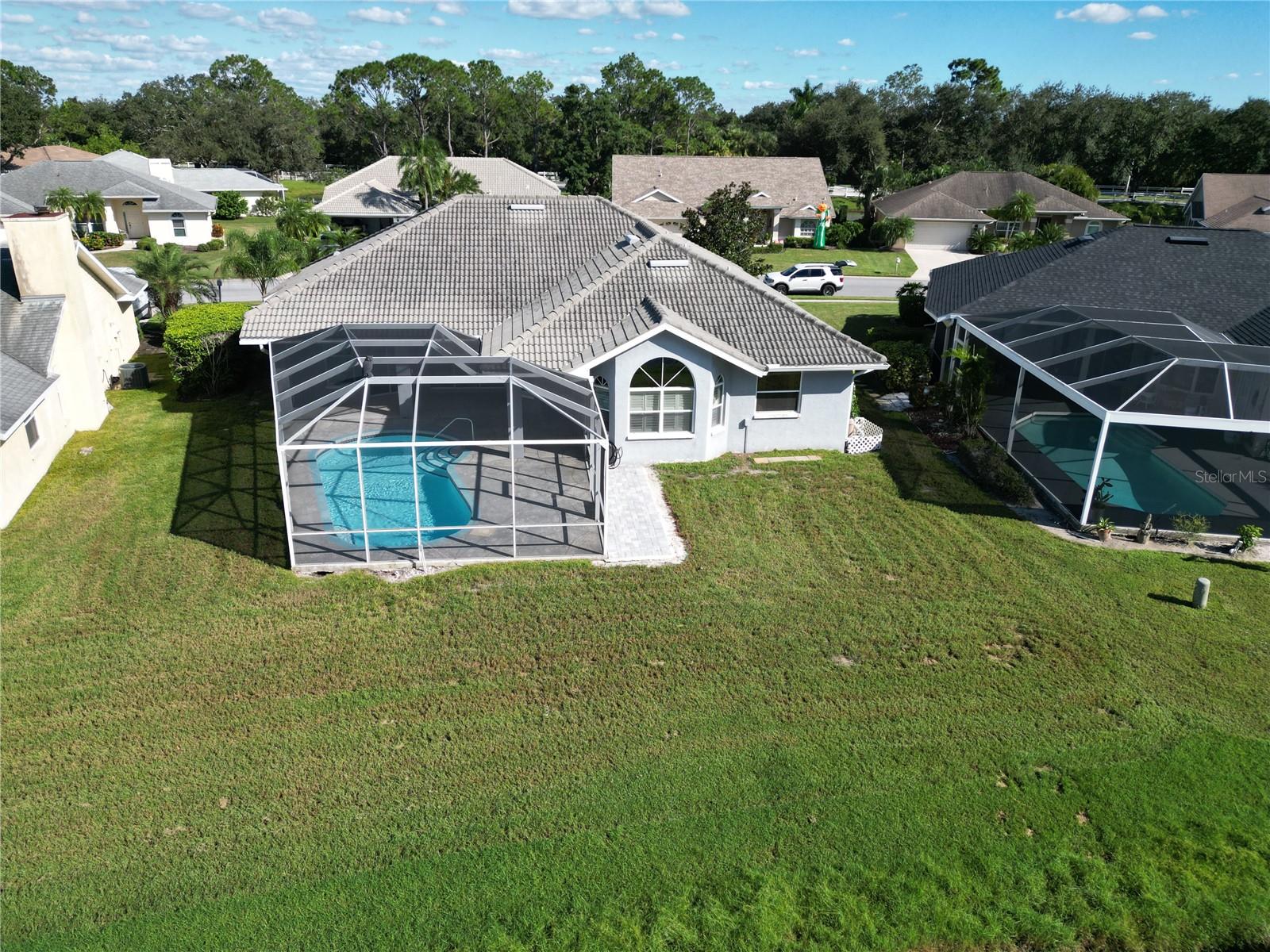 5829 CARRIAGE DR — photo 4