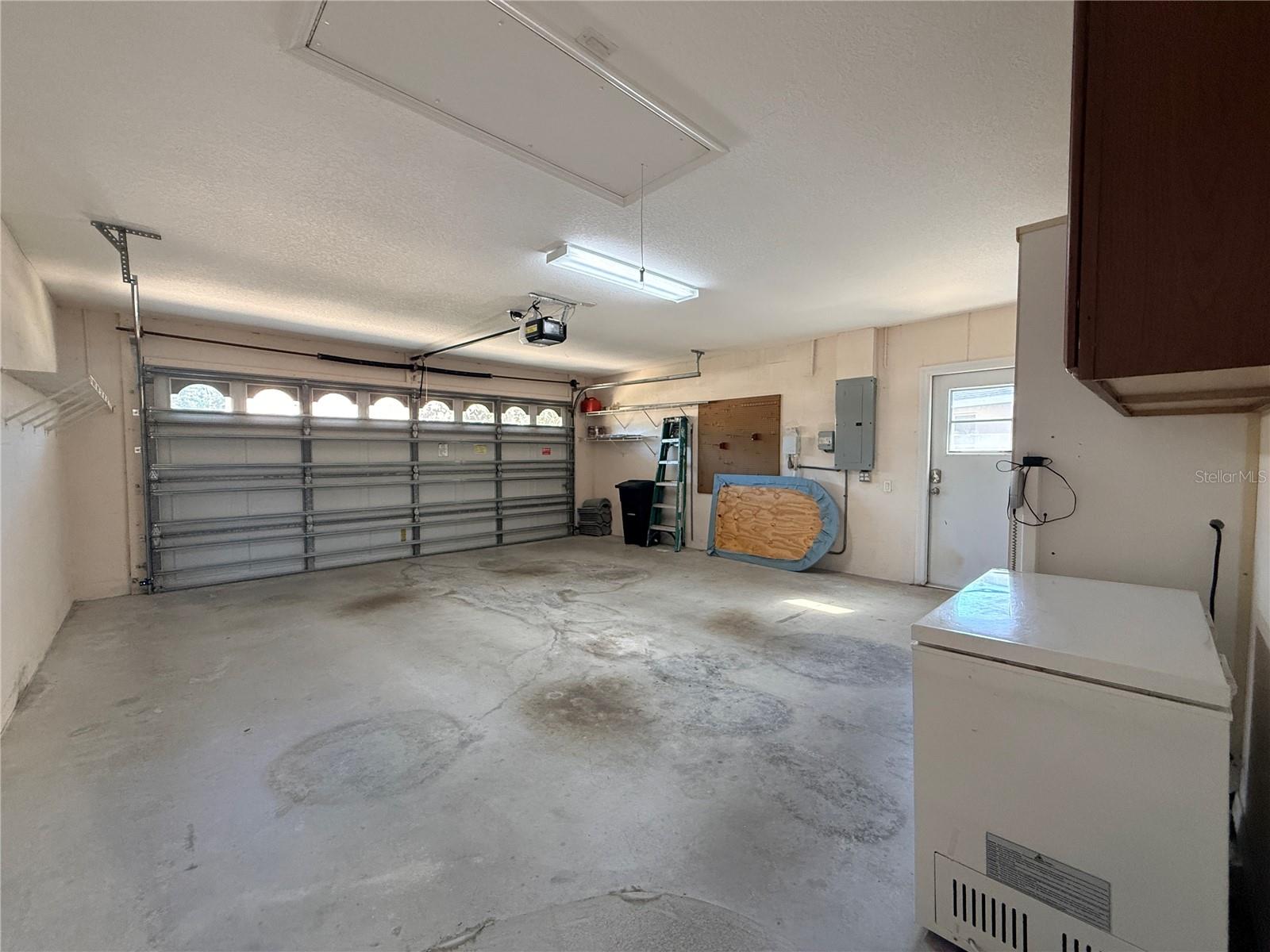 5829 CARRIAGE DR — photo 23