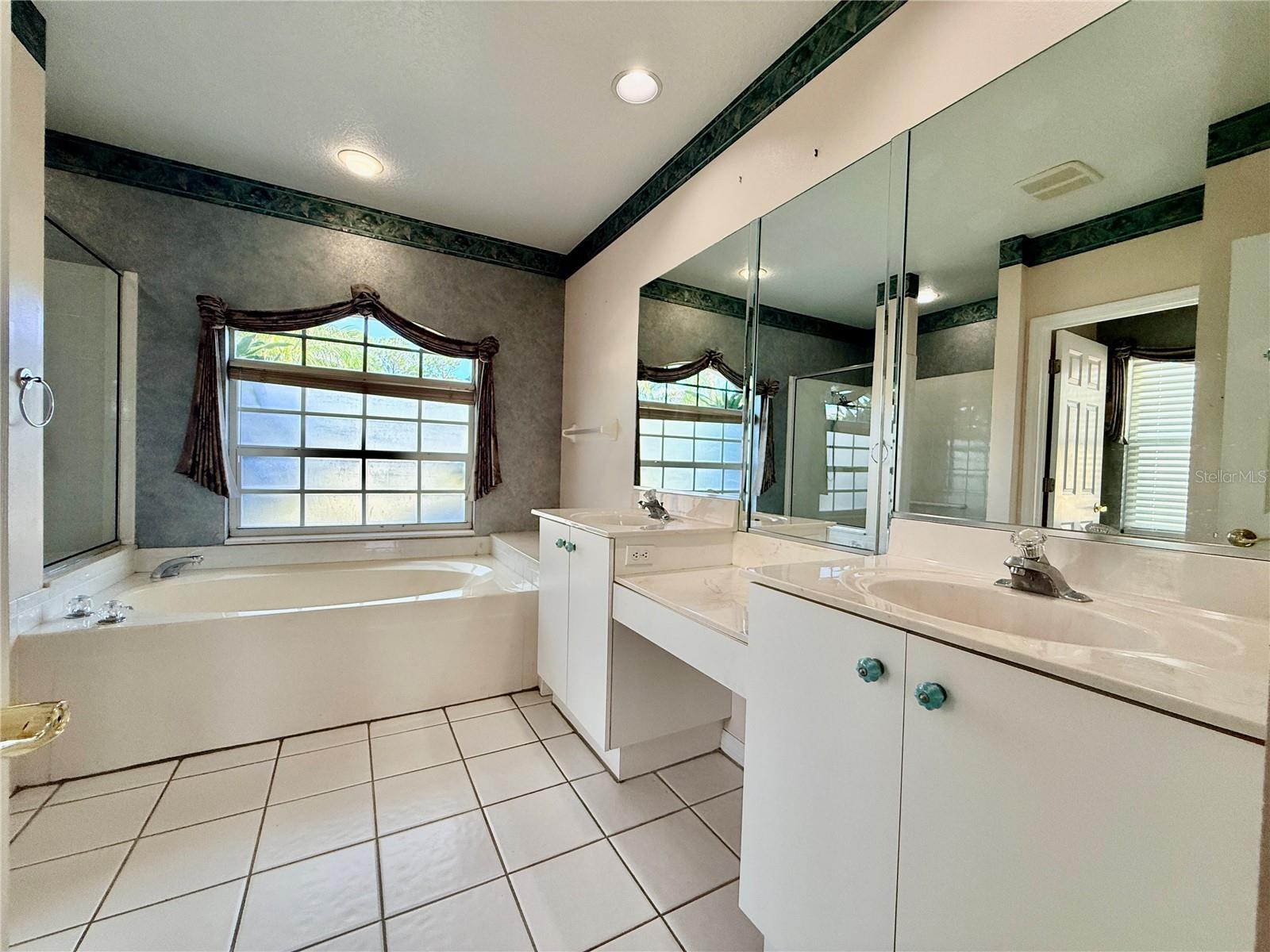 5829 CARRIAGE DR — photo 21