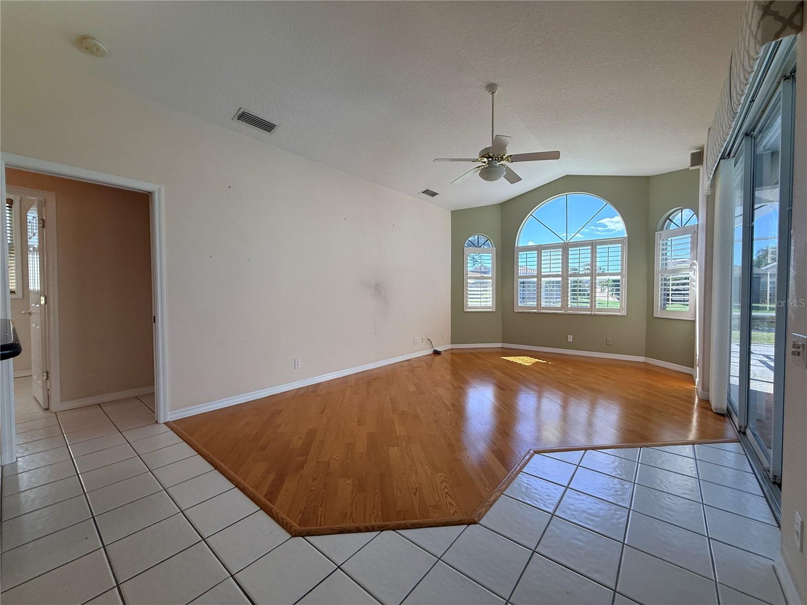 5829 CARRIAGE DR — photo 14