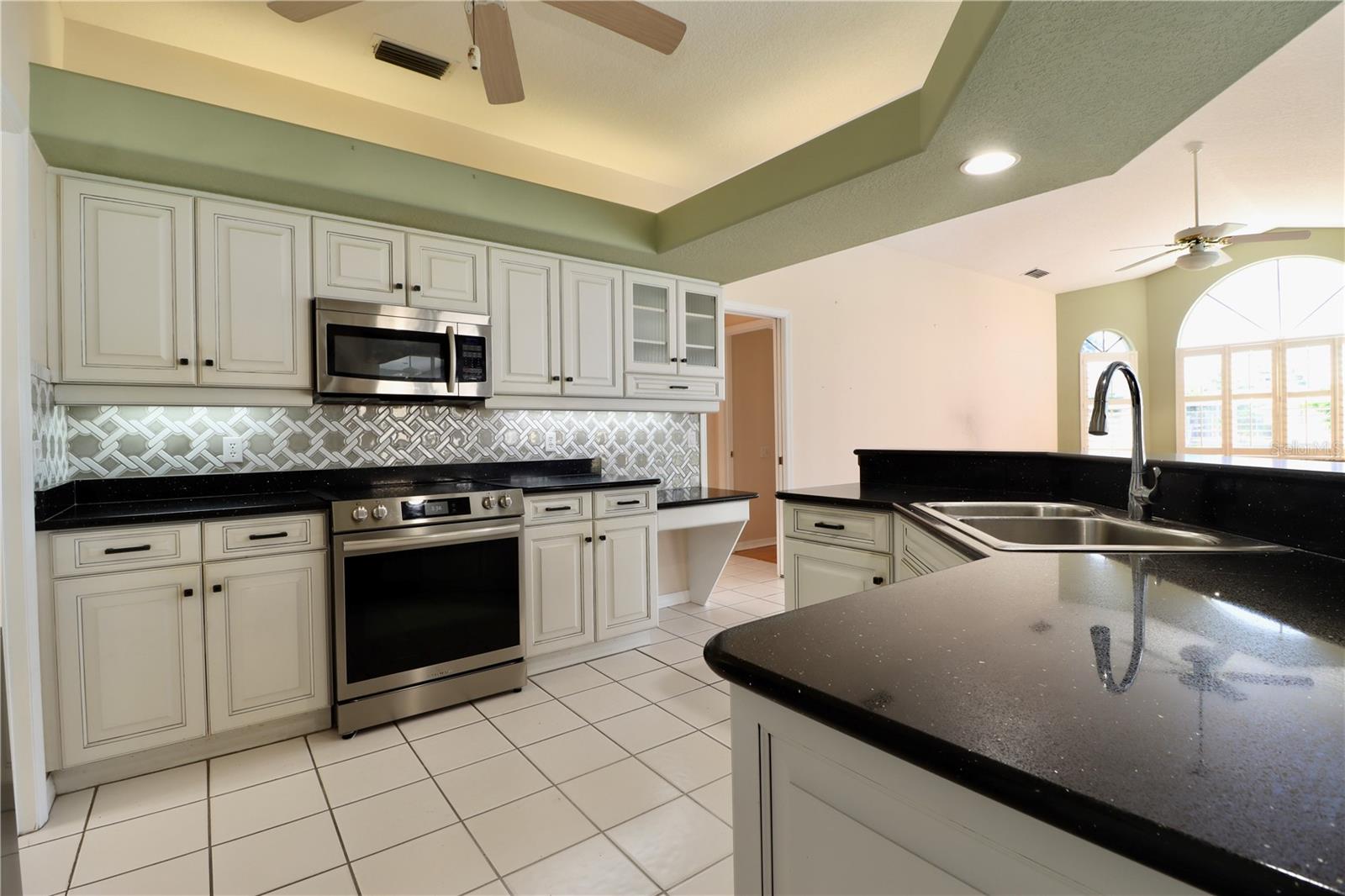 5829 CARRIAGE DR — photo 9