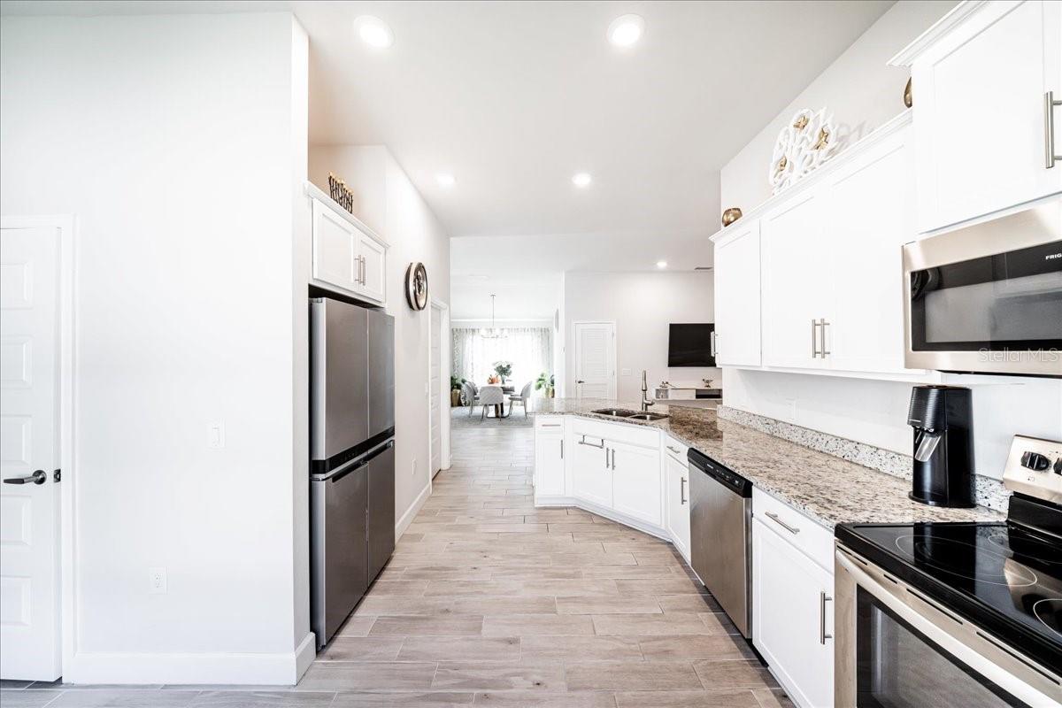 2588 AVERLAND LOOP — photo 18