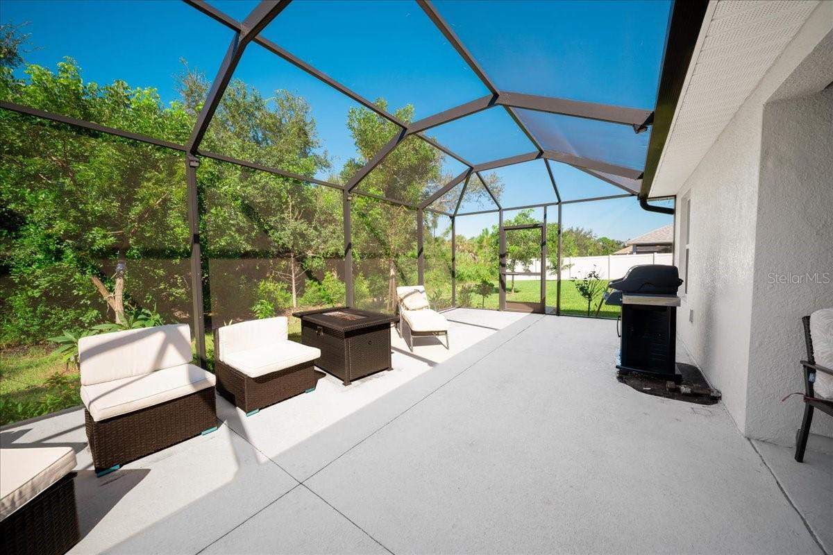 2588 AVERLAND LOOP — photo 44
