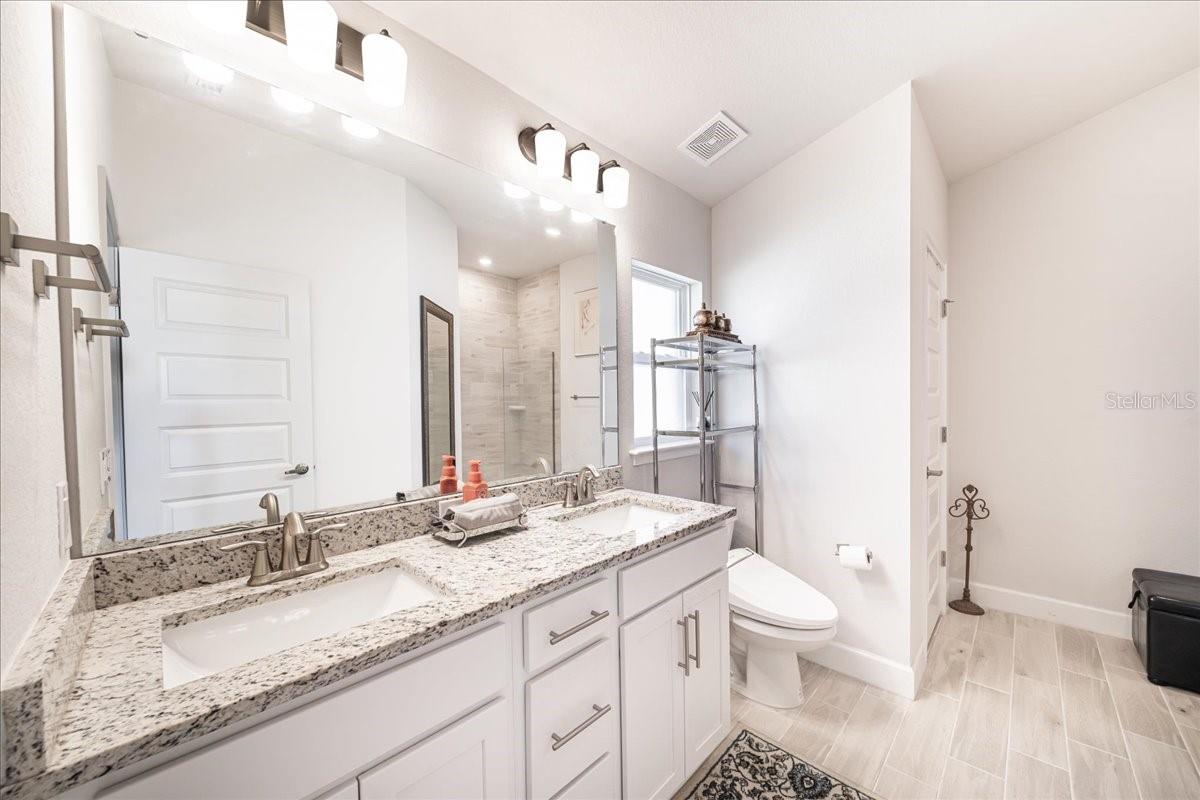 2588 AVERLAND LOOP — photo 35