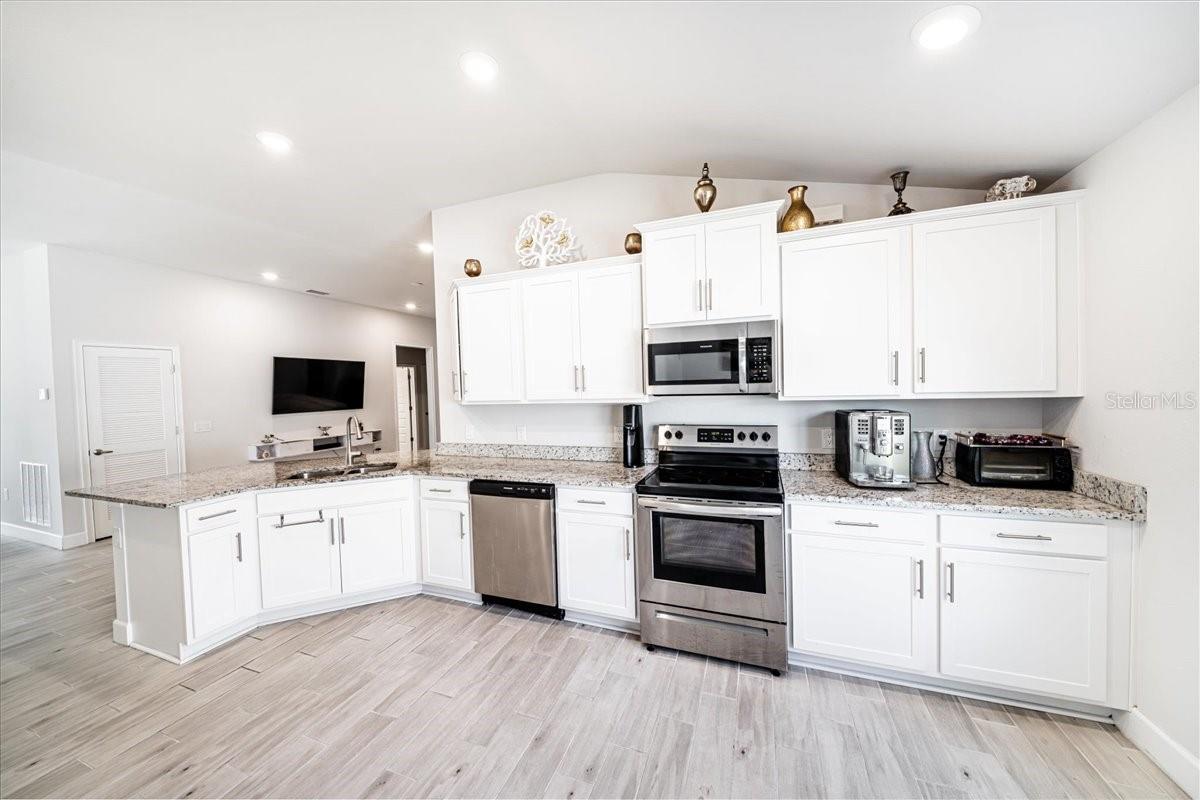 2588 AVERLAND LOOP — photo 16