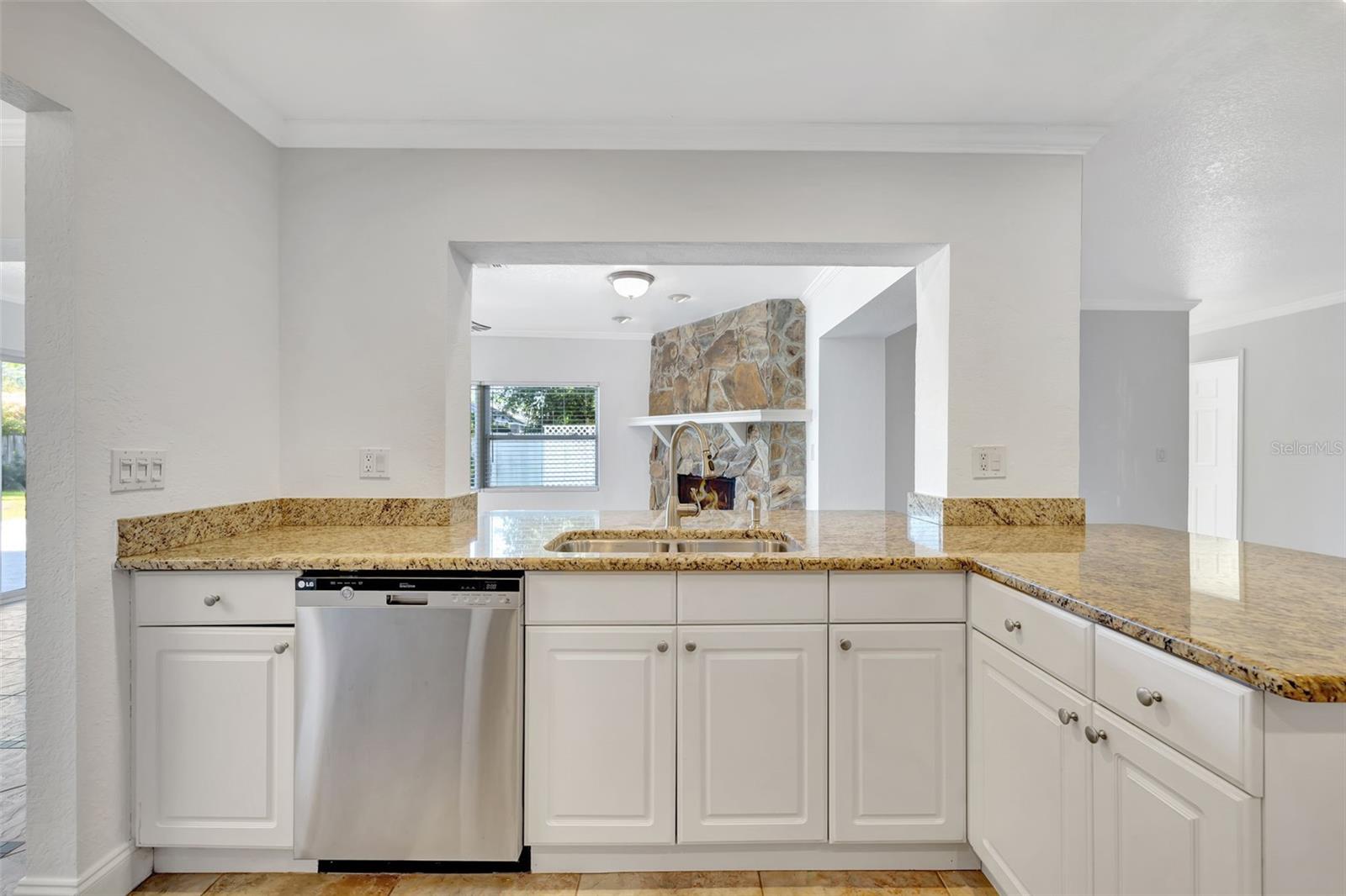 2851 HARDEE DR — photo 7