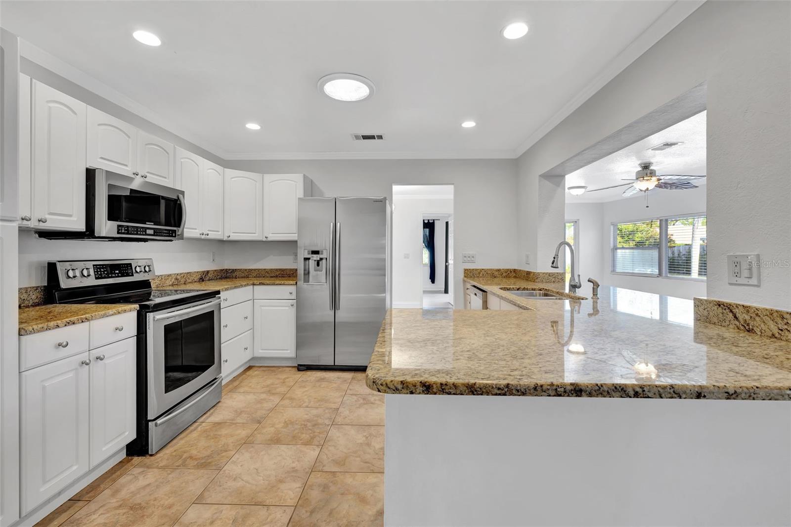 2851 HARDEE DR — photo 5