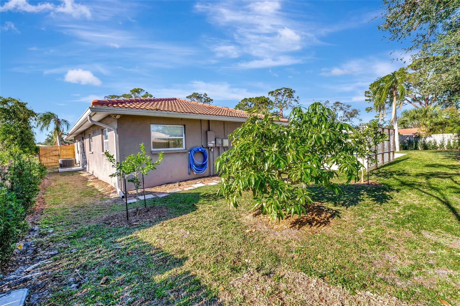 2851 HARDEE DR — photo 32