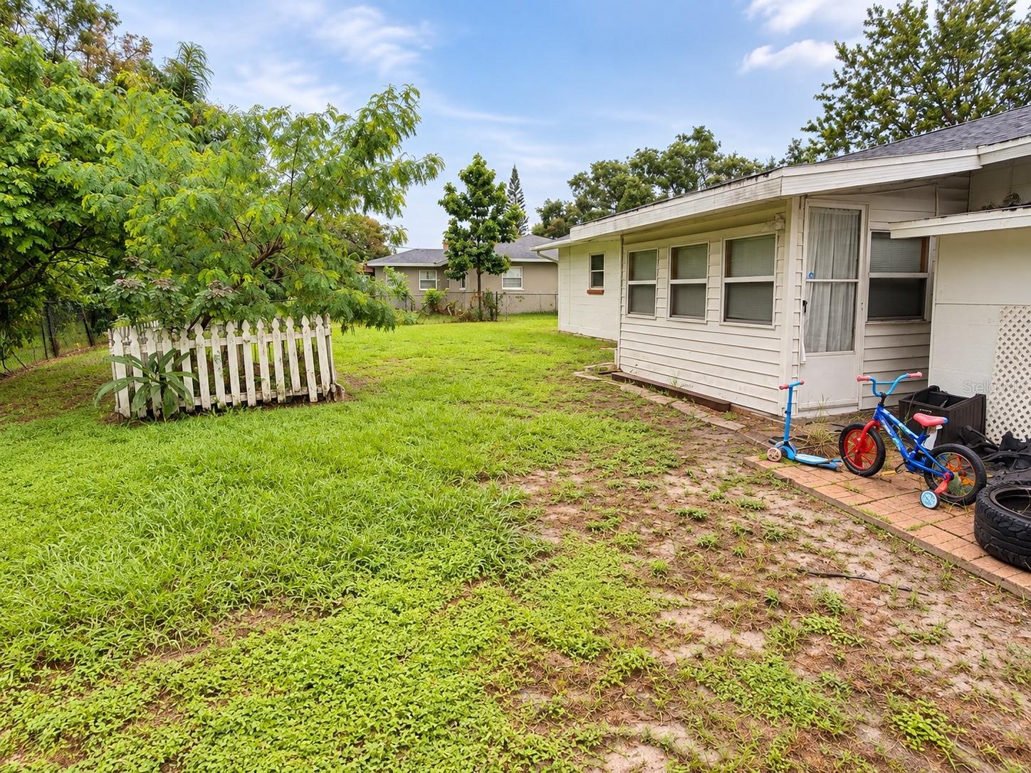 1912 W SKYLINE DR — photo 11