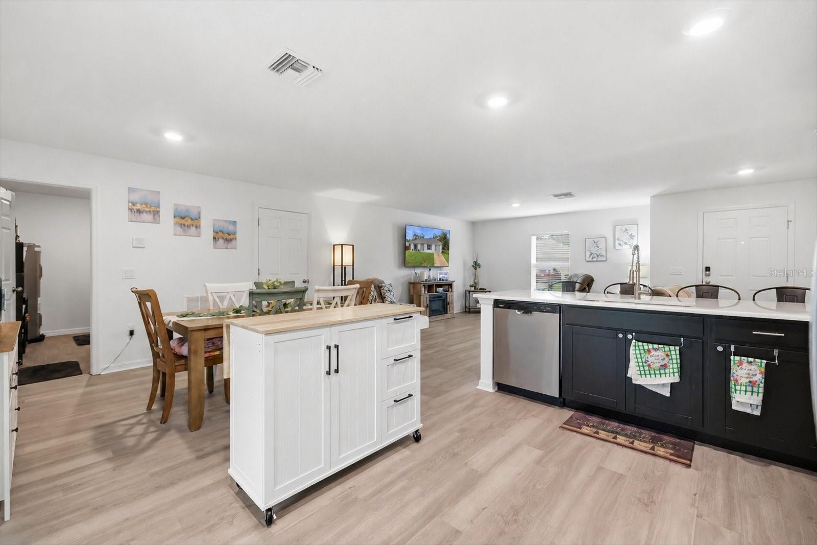 5641 CISSUS AVE — photo 10