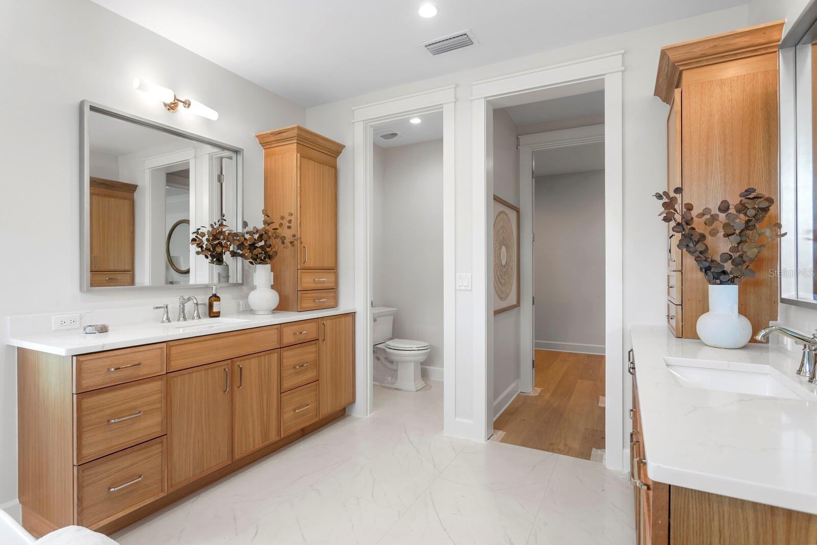 2312 S OCCIDENT ST — photo 32