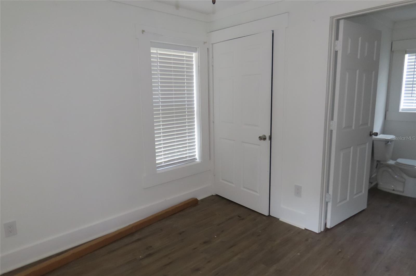 1223 E CRAWFORD ST — photo 3