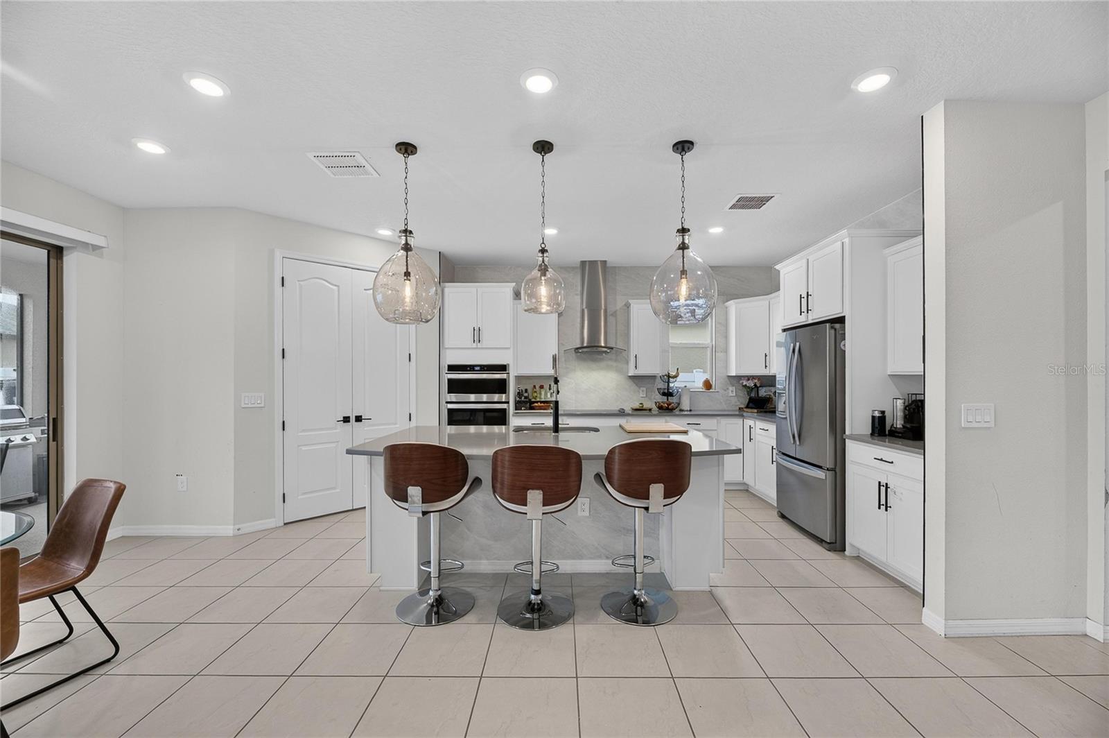 11803 CLARE HILL AVE — photo 31