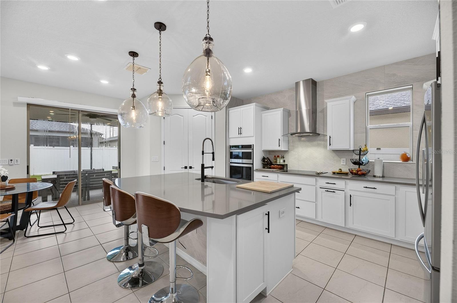 11803 CLARE HILL AVE — photo 33