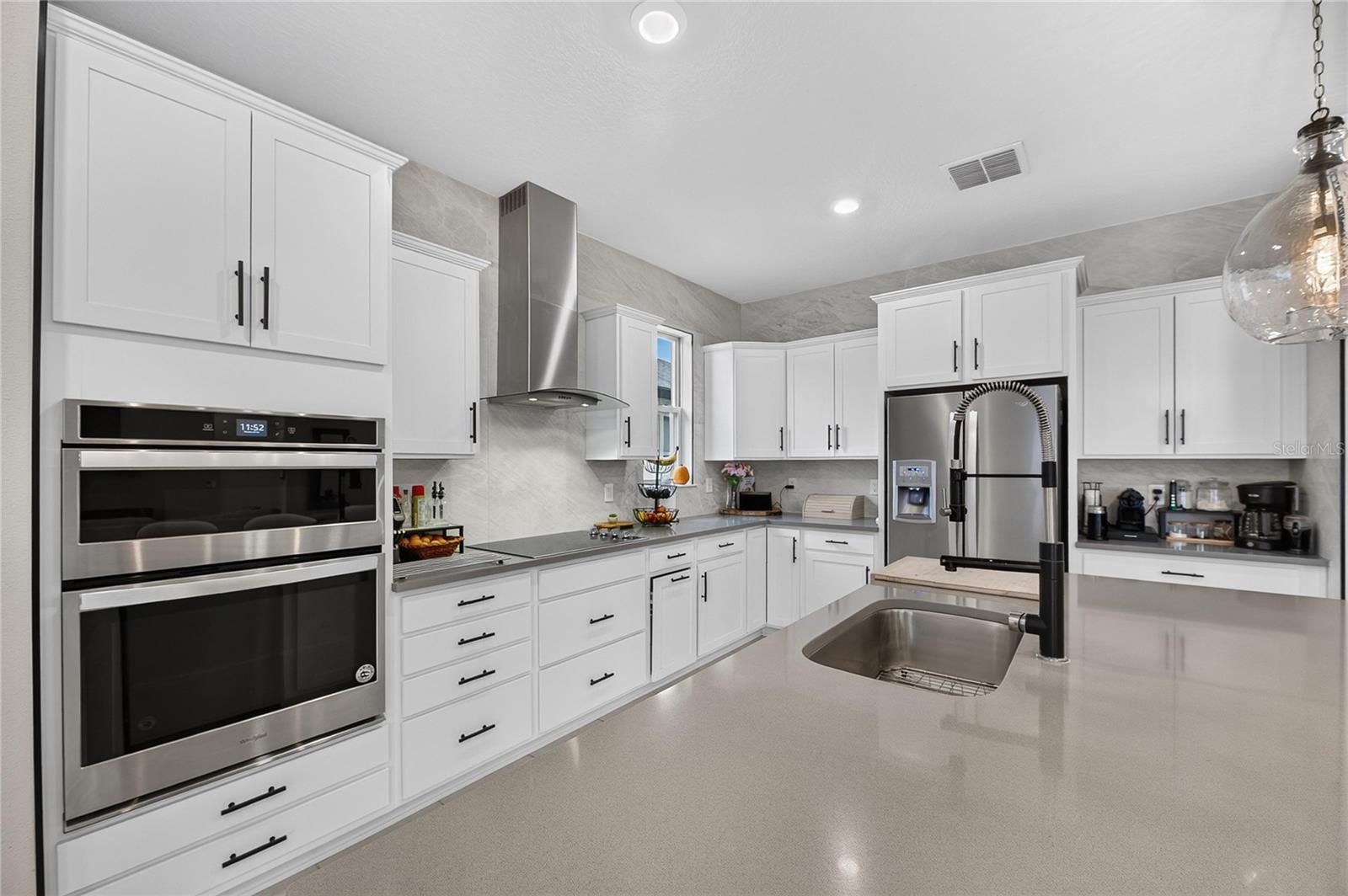 11803 CLARE HILL AVE — photo 36