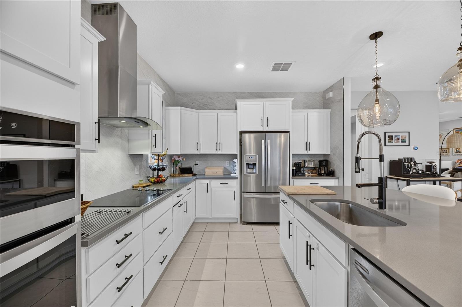 11803 CLARE HILL AVE — photo 37