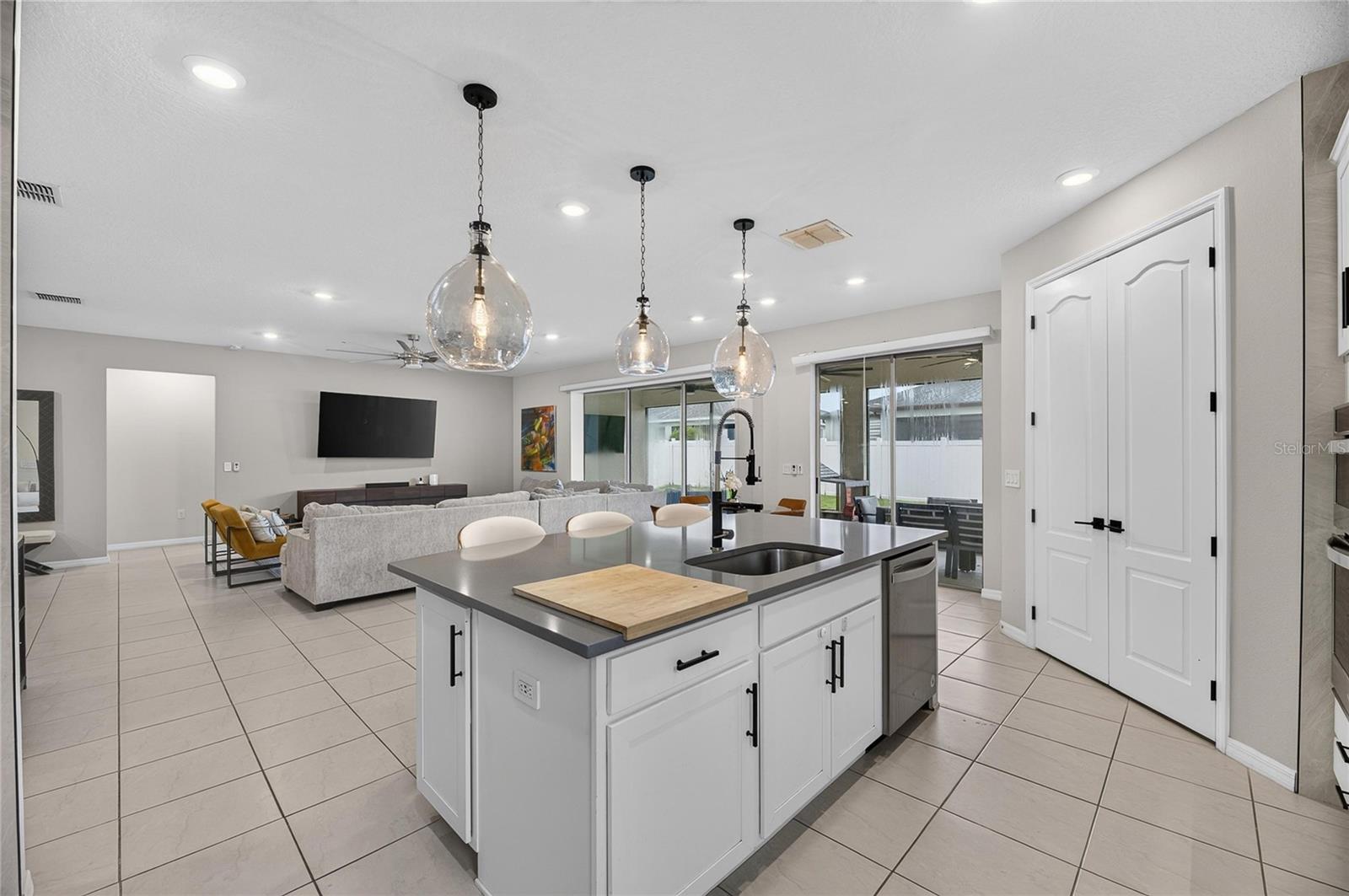 11803 CLARE HILL AVE — photo 34