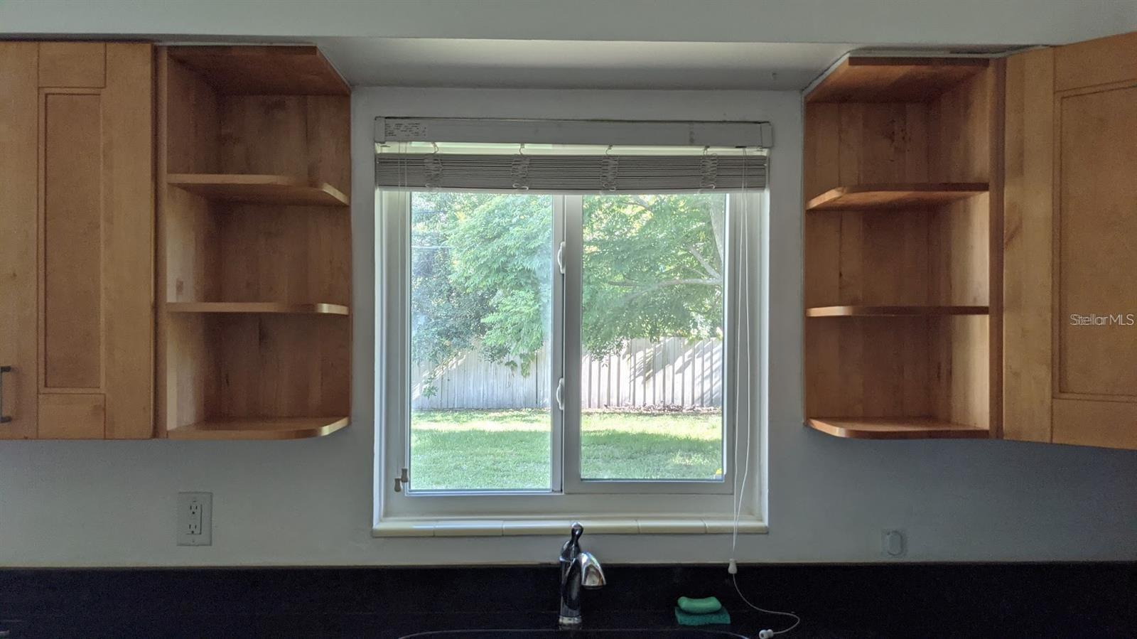 2104 PALM TER — photo 13