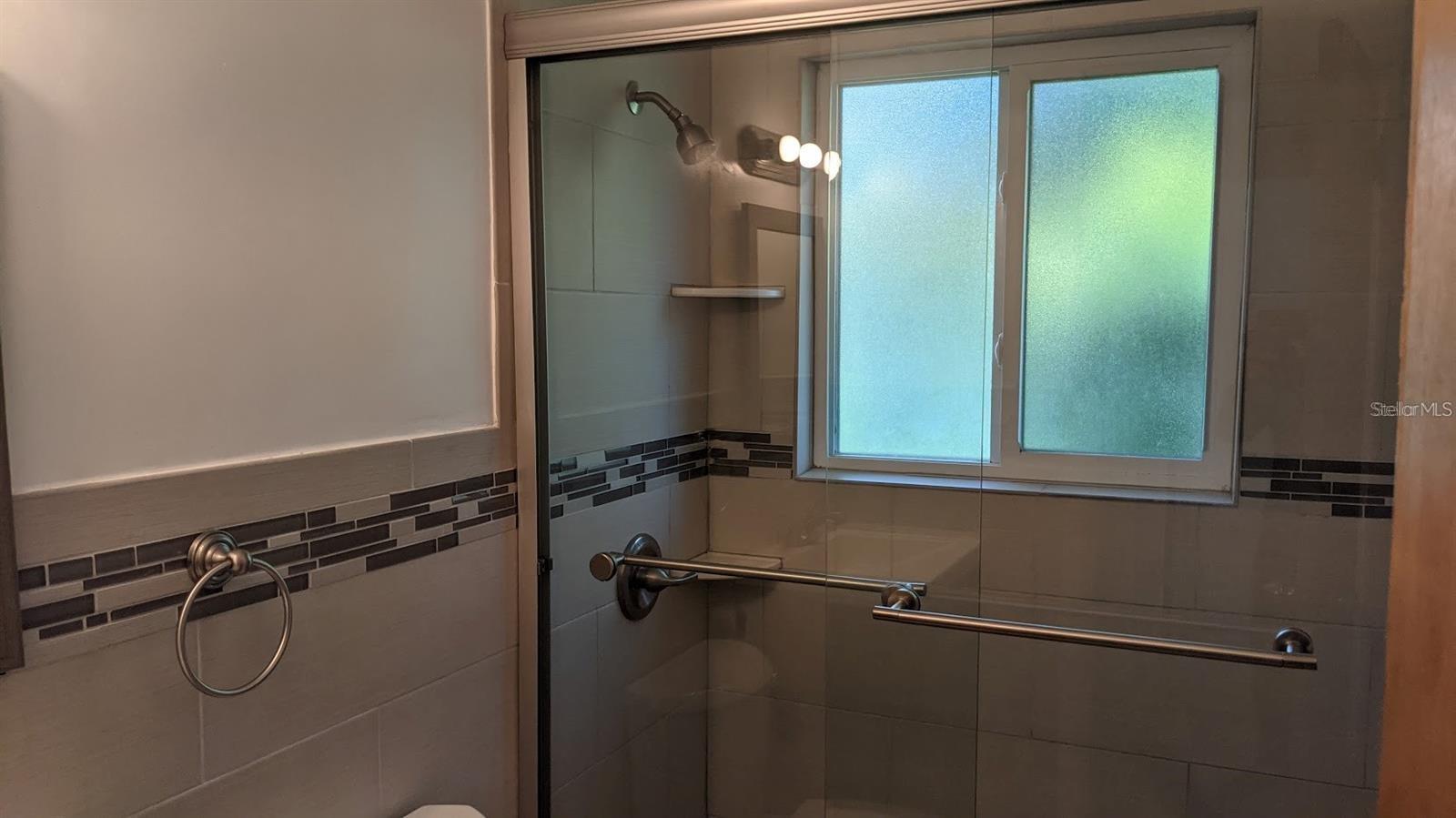 2104 PALM TER — photo 8