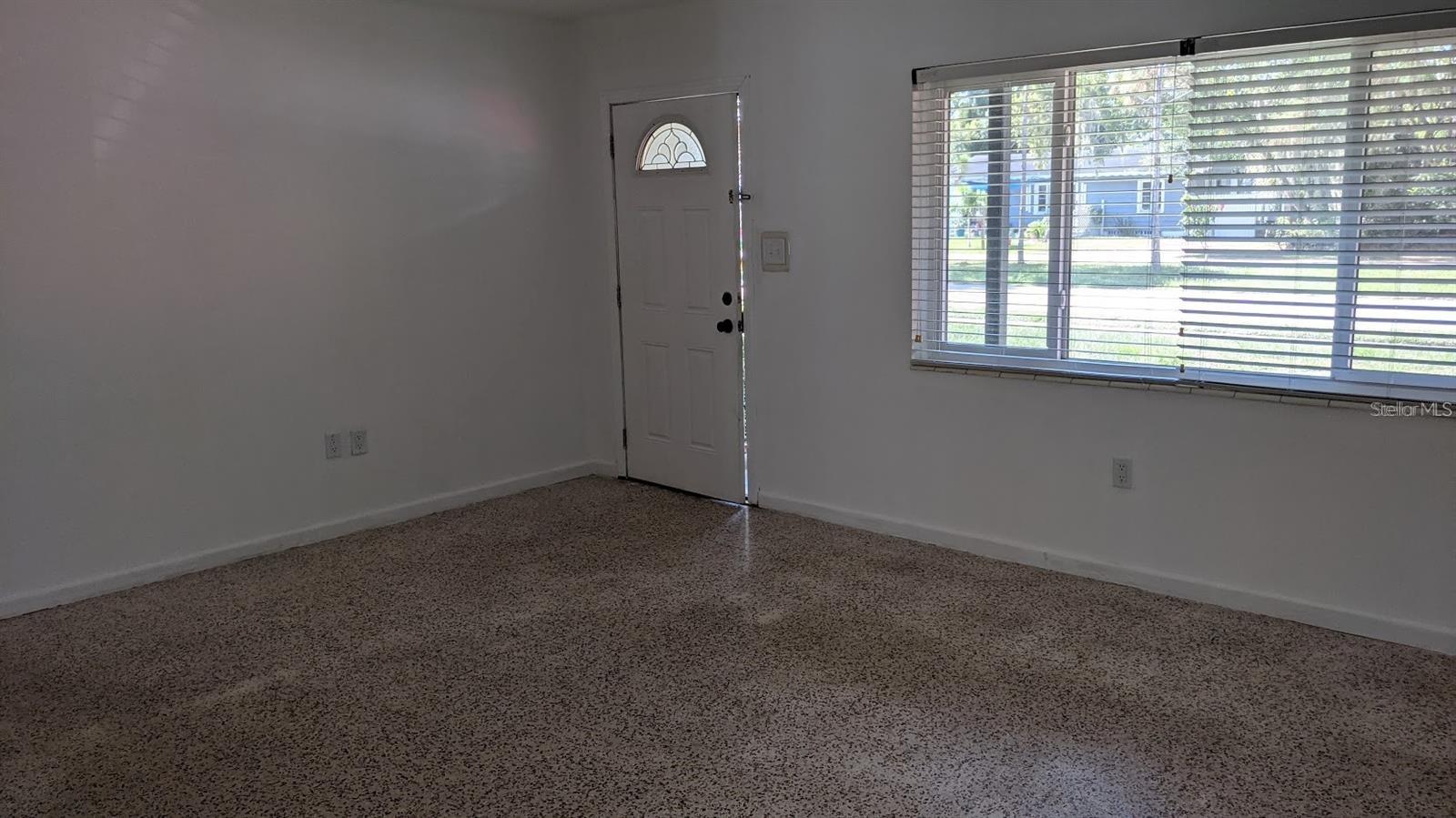 2104 PALM TER — photo 7