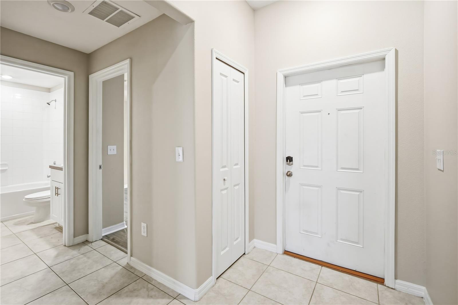 1882 SILVER STAR PL — photo 4