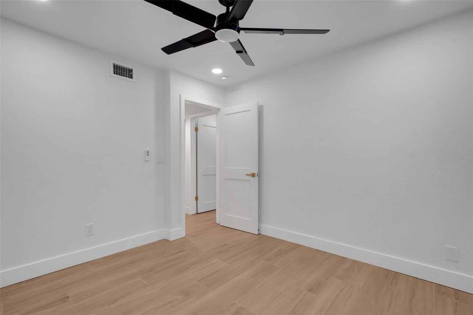 221 BEL FOREST DR #2 — photo 27