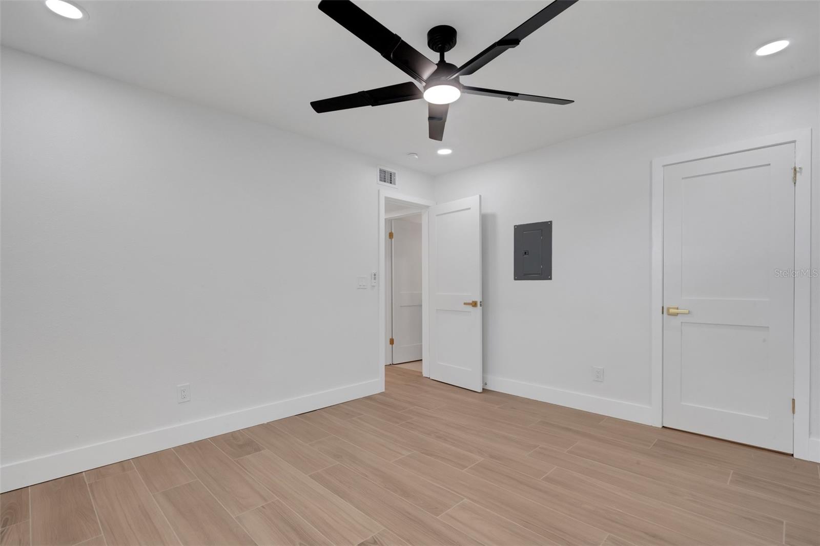 221 BEL FOREST DR #3 — photo 25