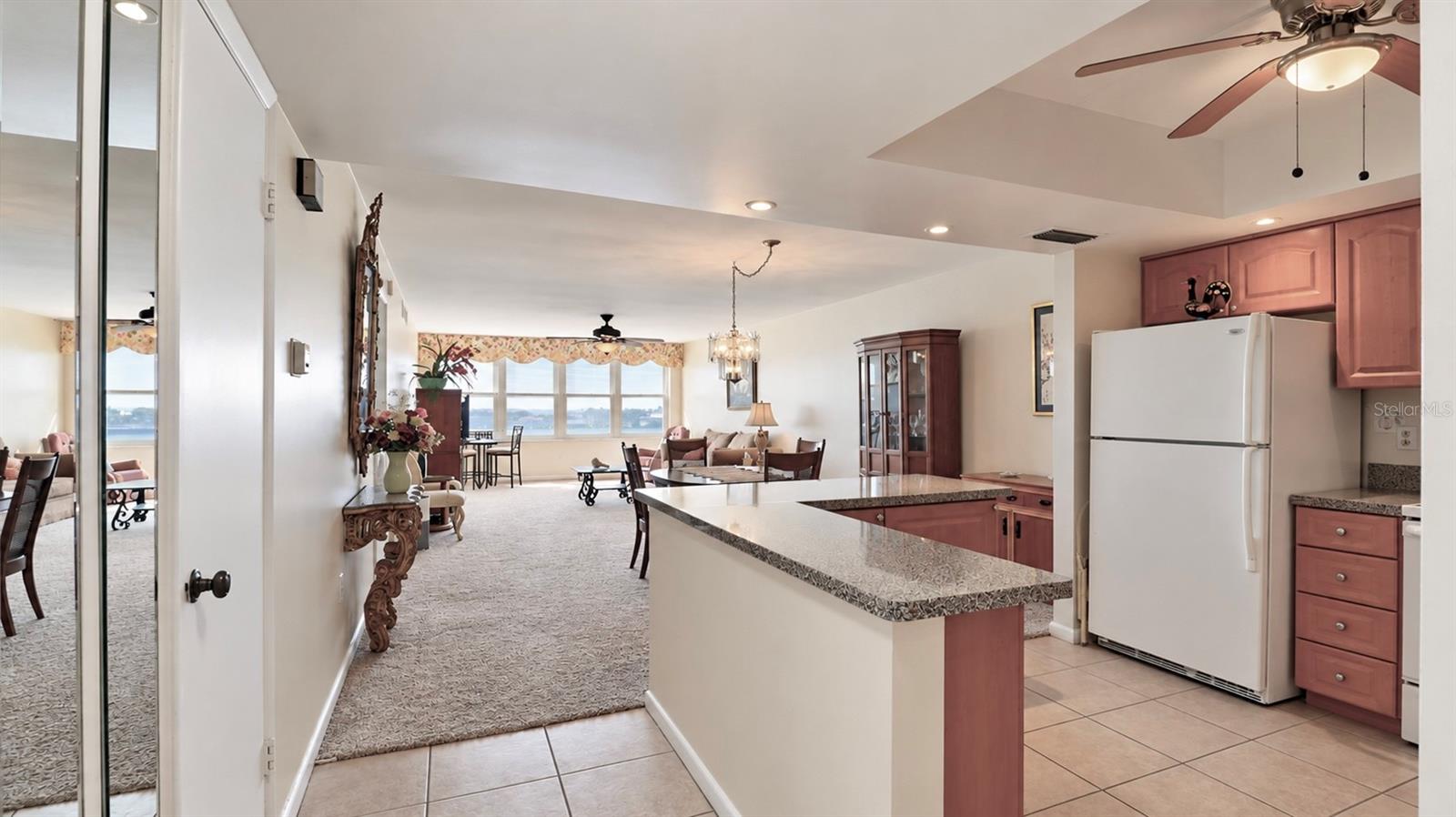 5200 BRITTANY DR S #606 — photo 4