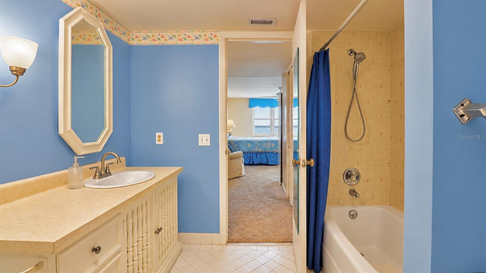 5200 BRITTANY DR S #606 — photo 27