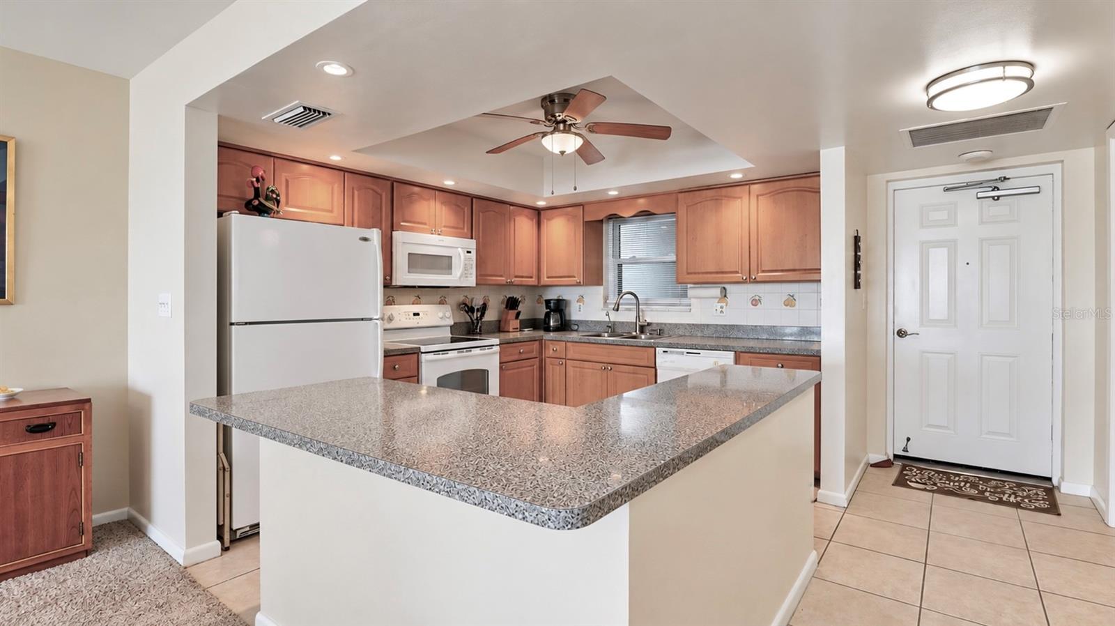 5200 BRITTANY DR S #606 — photo 5