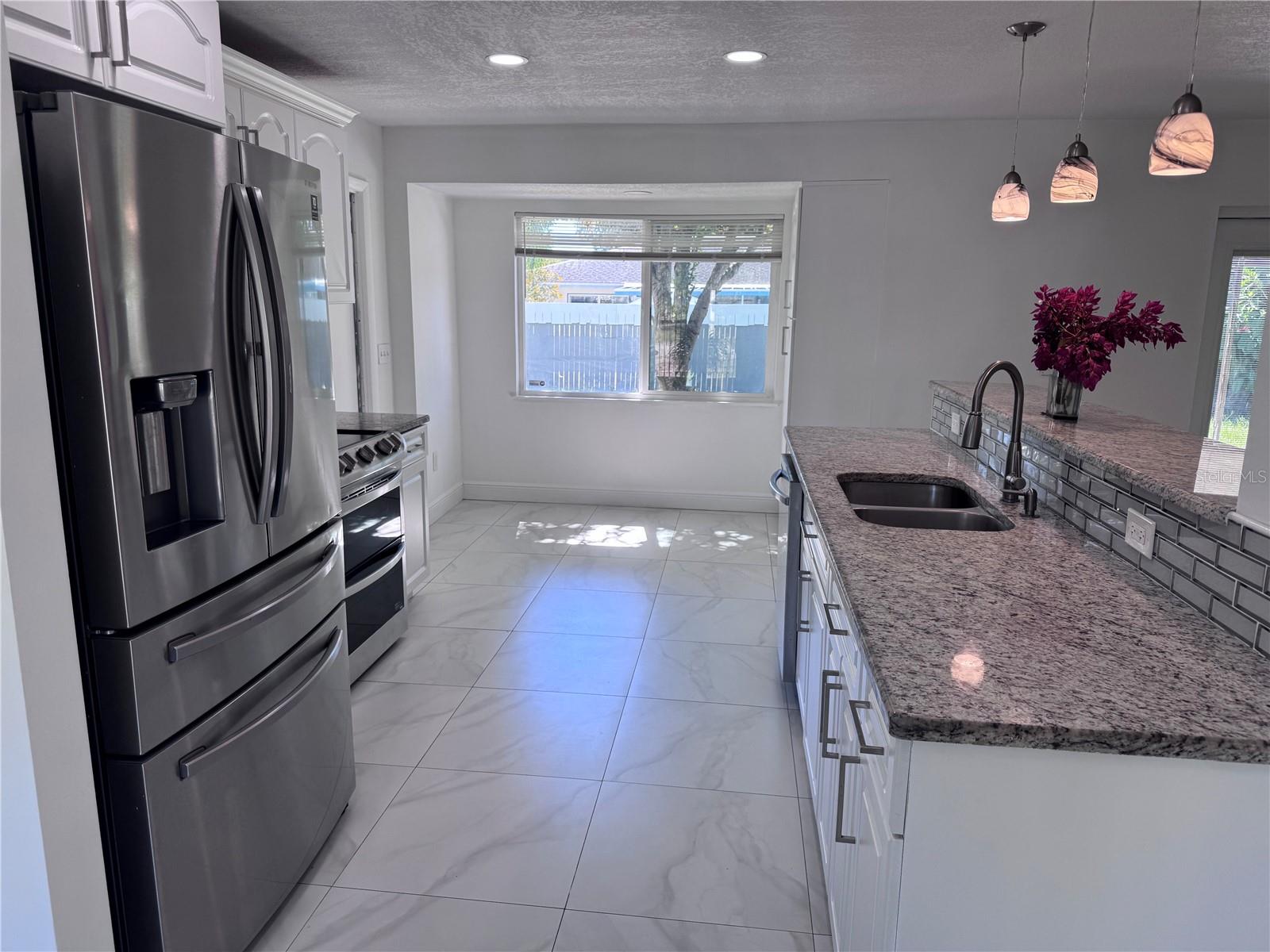 5208 CARROLLWOOD MEADOWS DR — photo 7