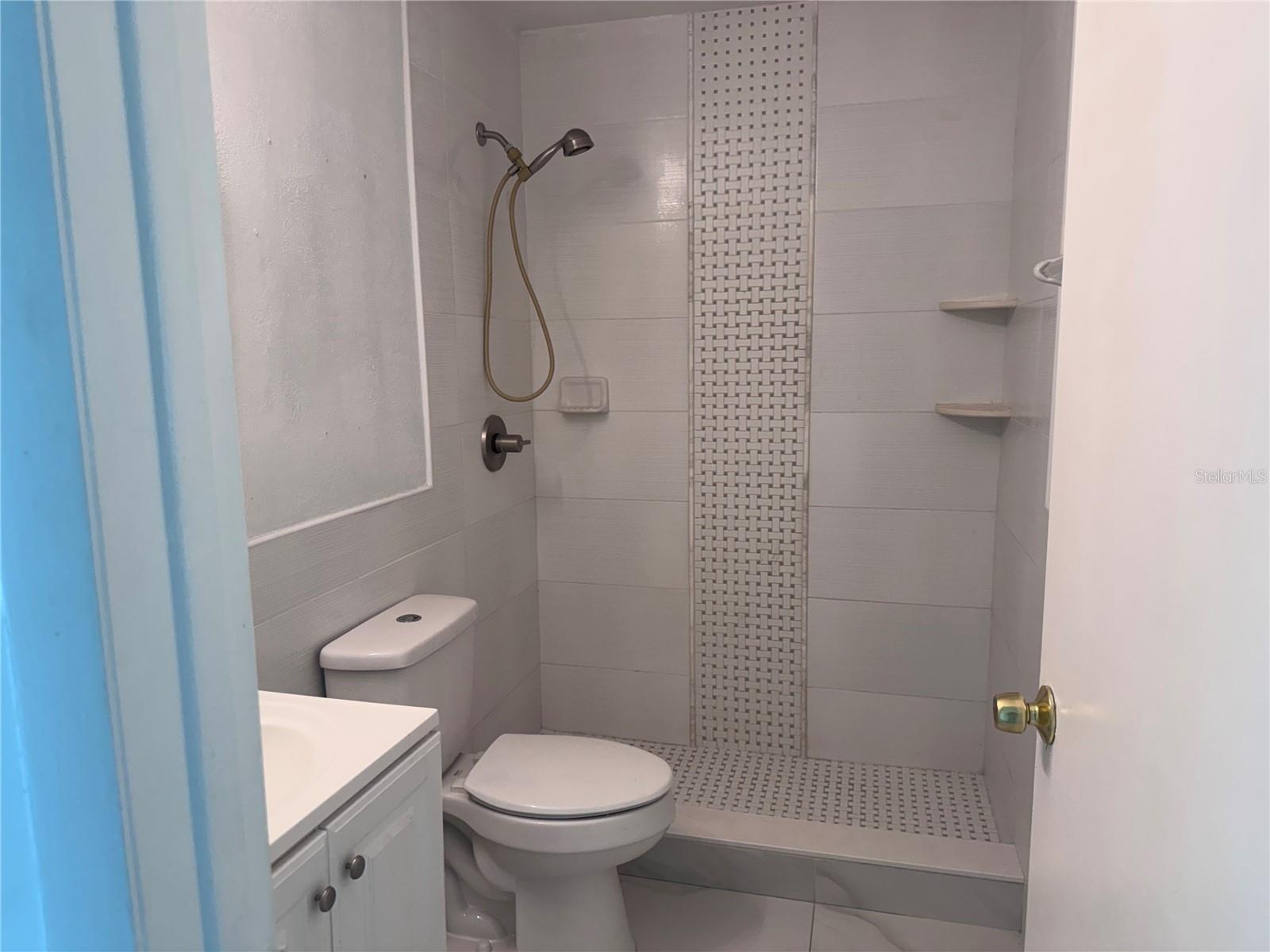 5208 CARROLLWOOD MEADOWS DR — photo 12