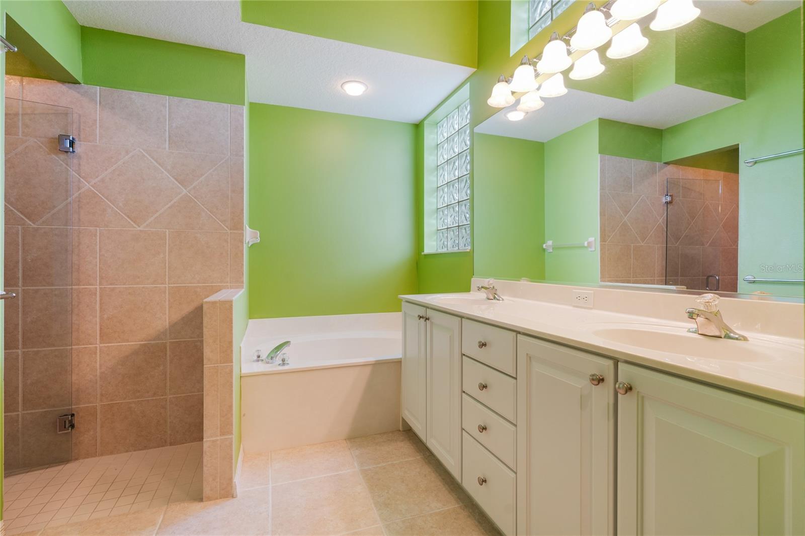 192 TALL TREES CT — photo 34