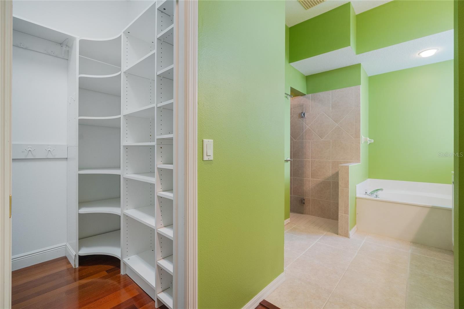 192 TALL TREES CT — photo 33