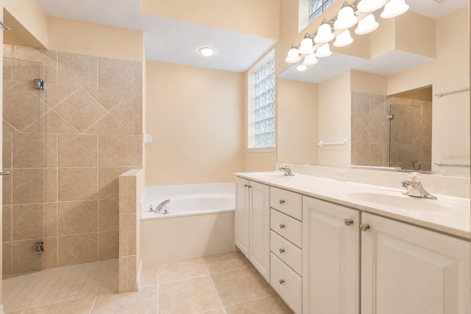 192 TALL TREES CT — photo 35