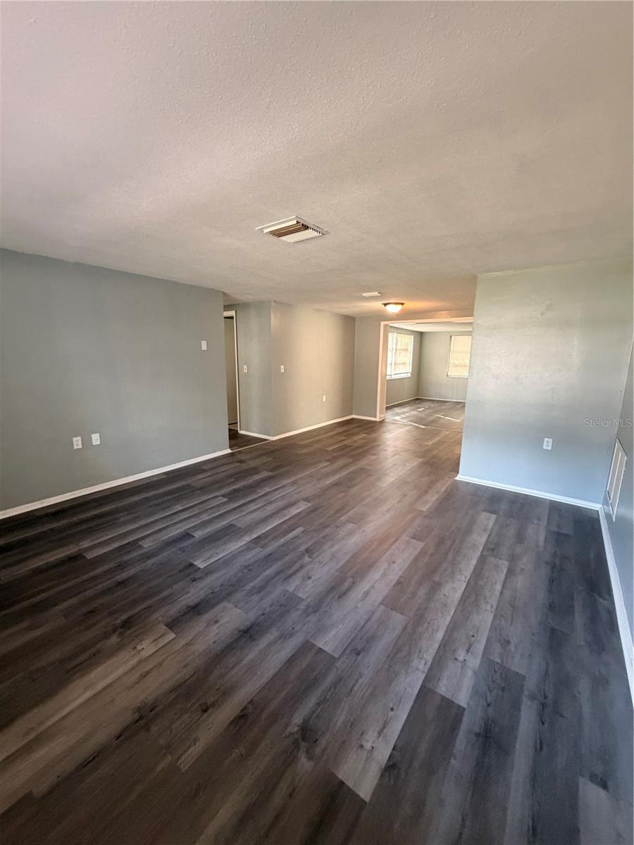 5604 CHEYENNE DR — photo 2
