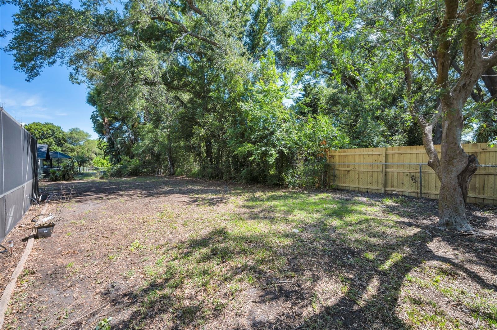 520 SANDY HOOK RD — photo 42