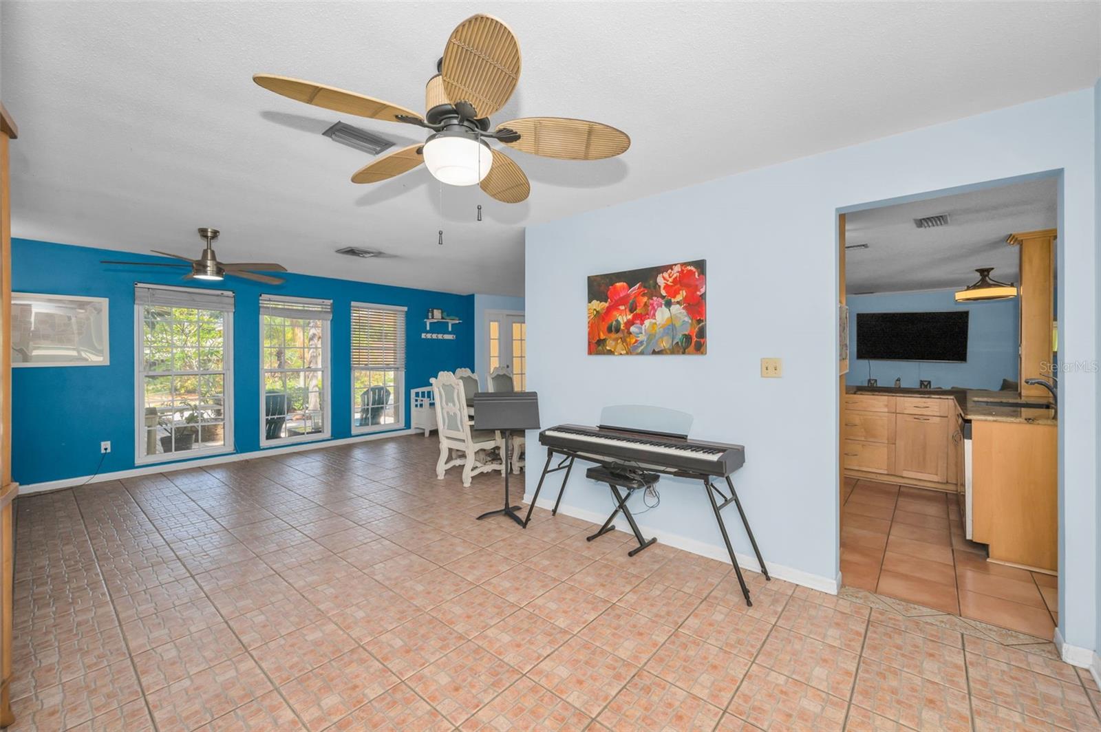 520 SANDY HOOK RD — photo 24
