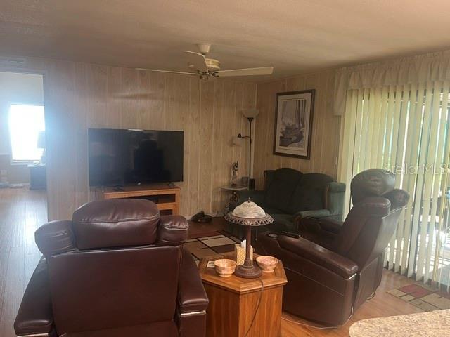 312 MARINER DR — photo 15